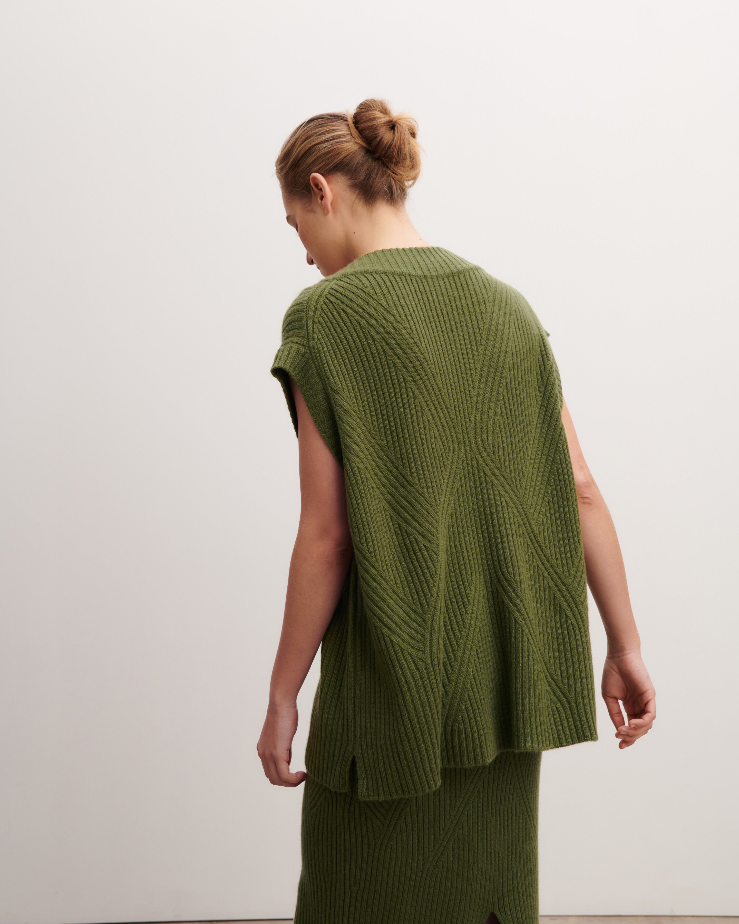 Pull col V sans manches-SAUGE-100% cachemire