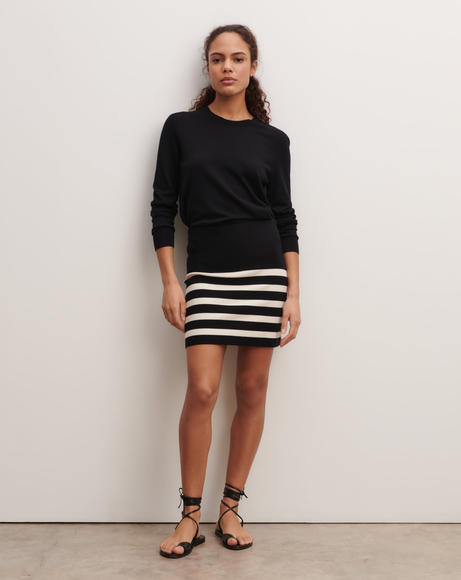 Mini jupe marinière-NOIR/NATUREL-85% soie 15% cachemire