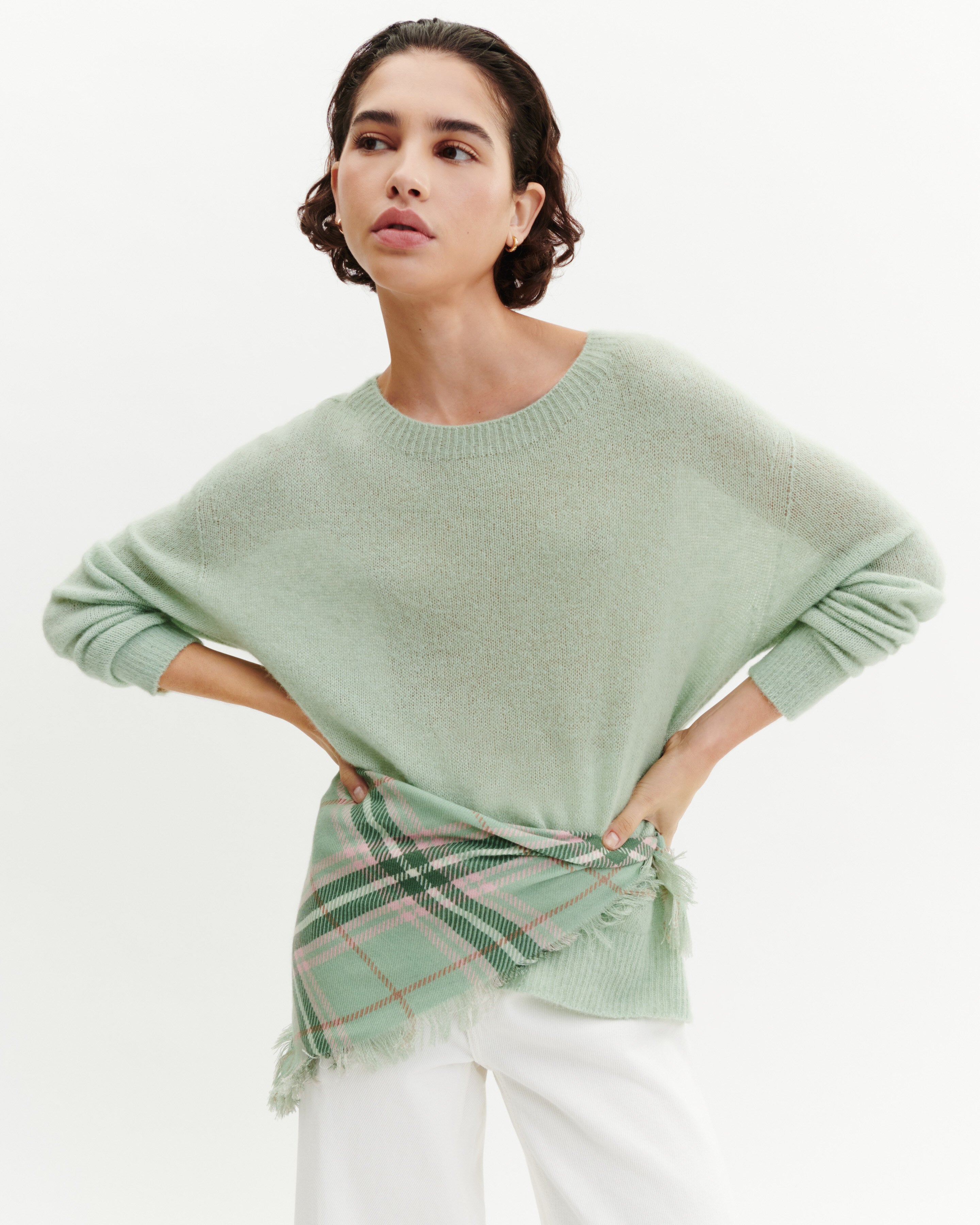 Col rond oversized plume-VERT AMANDE-40% : baby alpaga; 32% : soie; 28% : cachemire