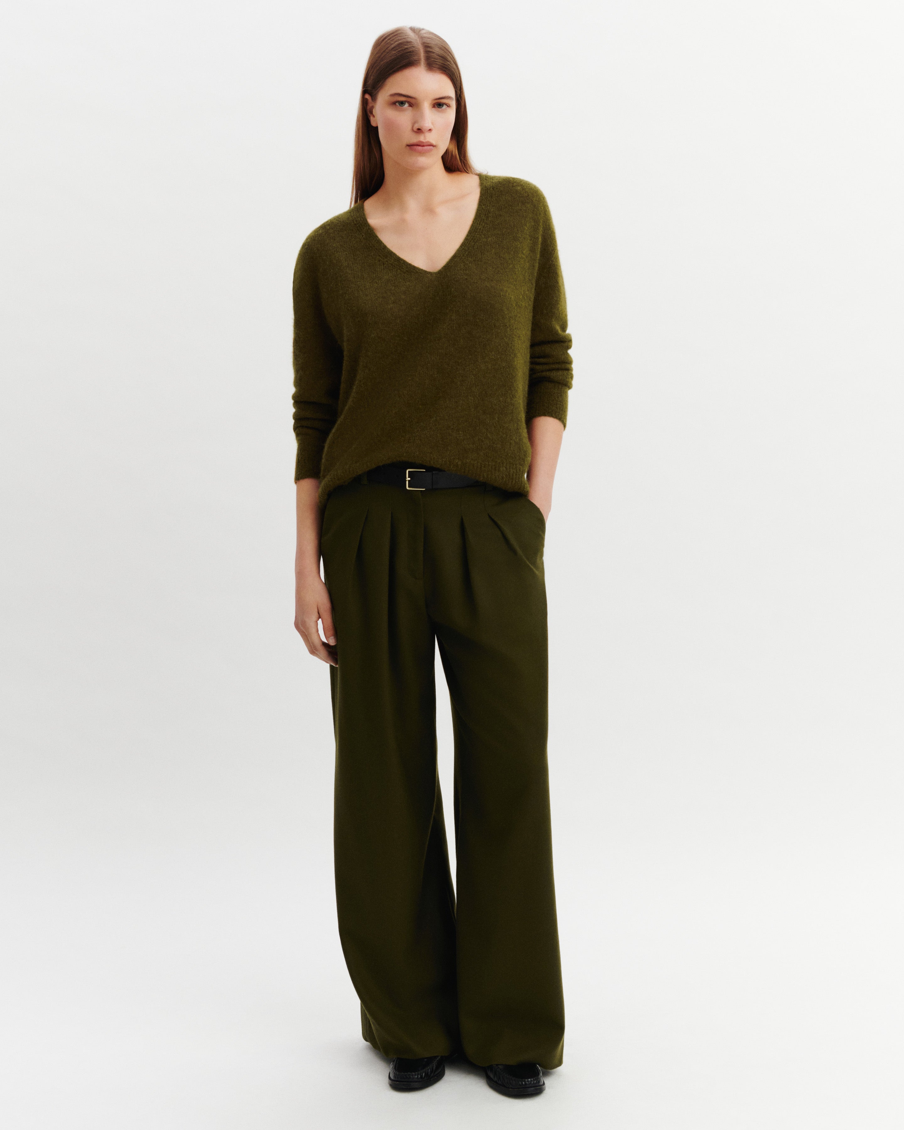 Col V oversized plume-OLIVE-40% : baby alpaga; 32% : soie; 28% : cachemire