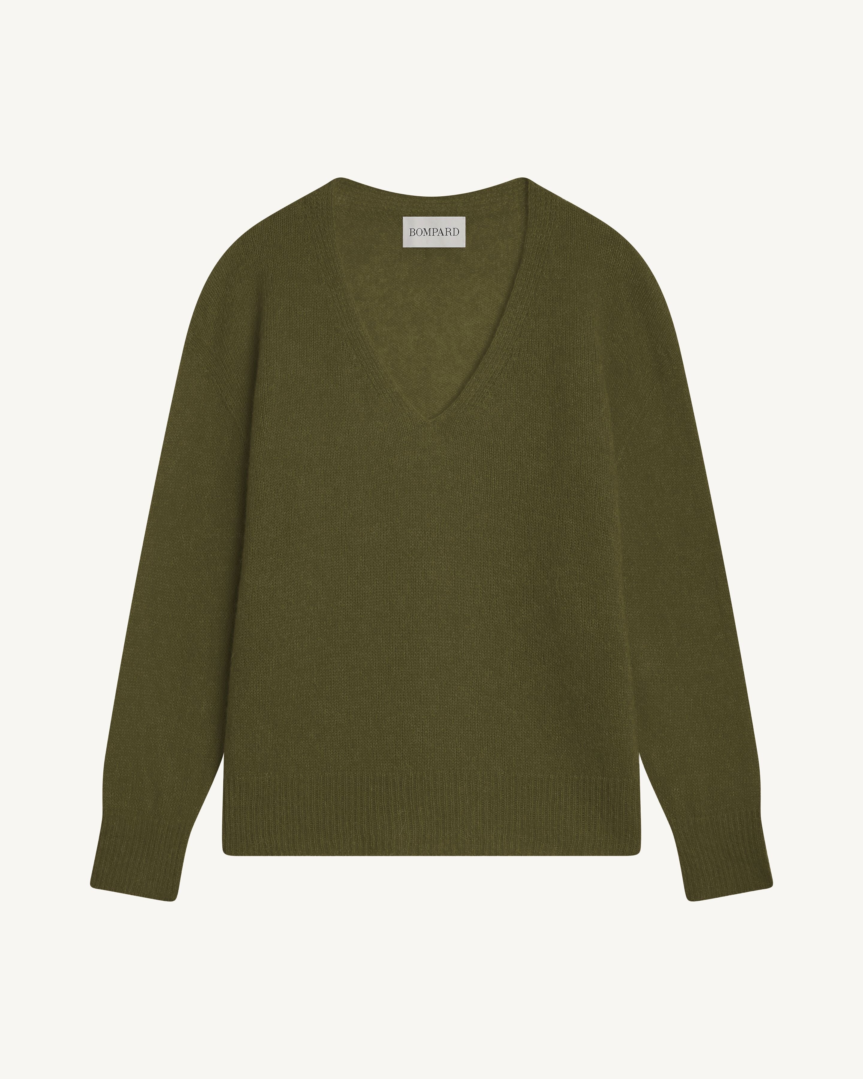 Col V oversized plume-OLIVE-40% : baby alpaga; 32% : soie; 28% : cachemire
