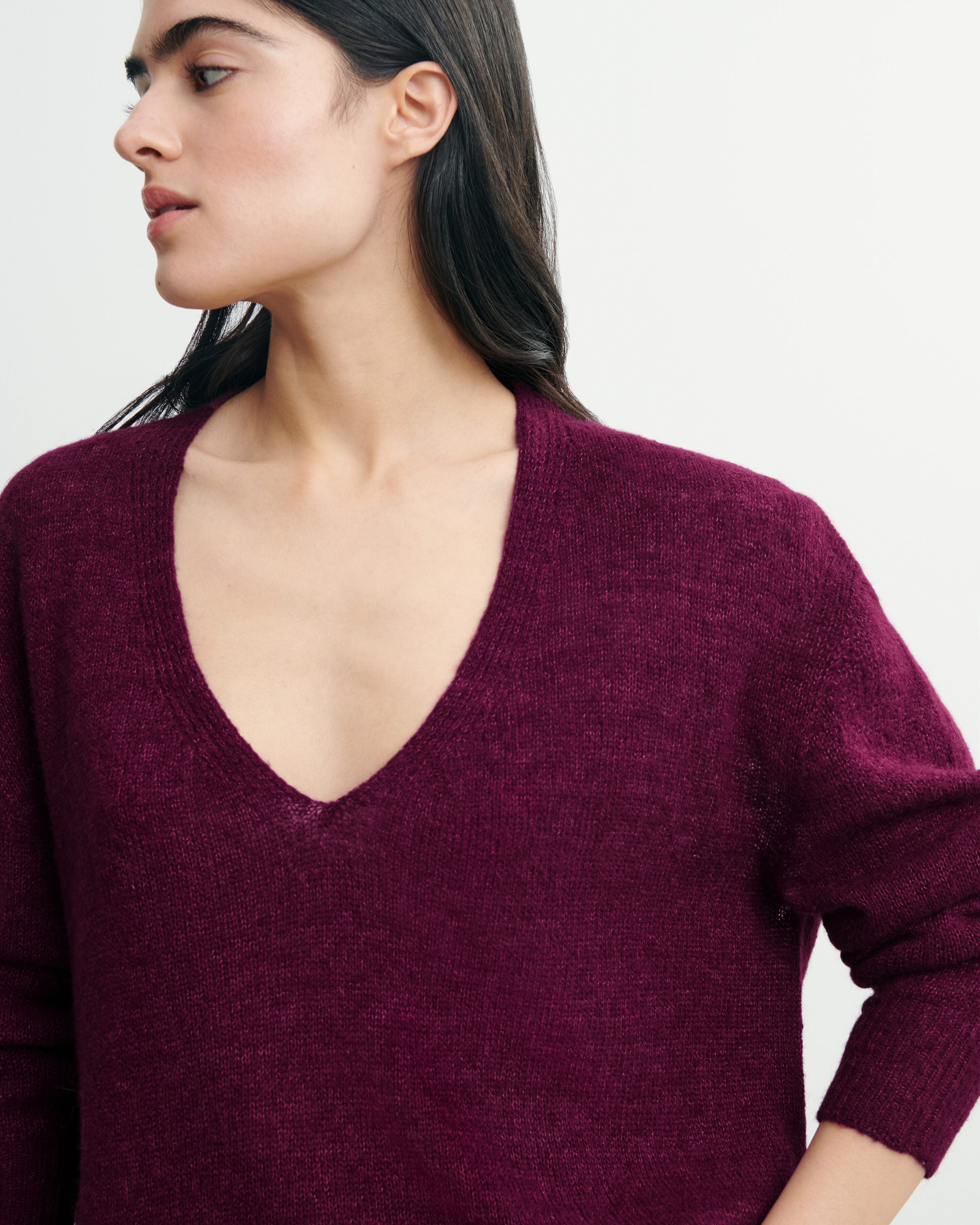 Feather knit V-neck in Cashmere, Silk Women damask plum | Eric Bompard