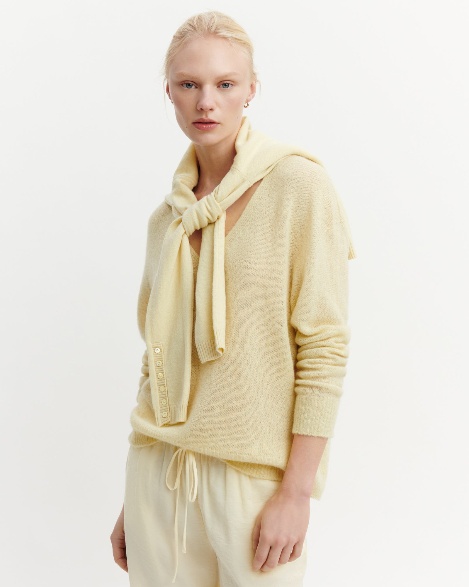 Col V maille plume-ZESTE-40% : baby alpaga; 32% : soie; 28% : cachemire