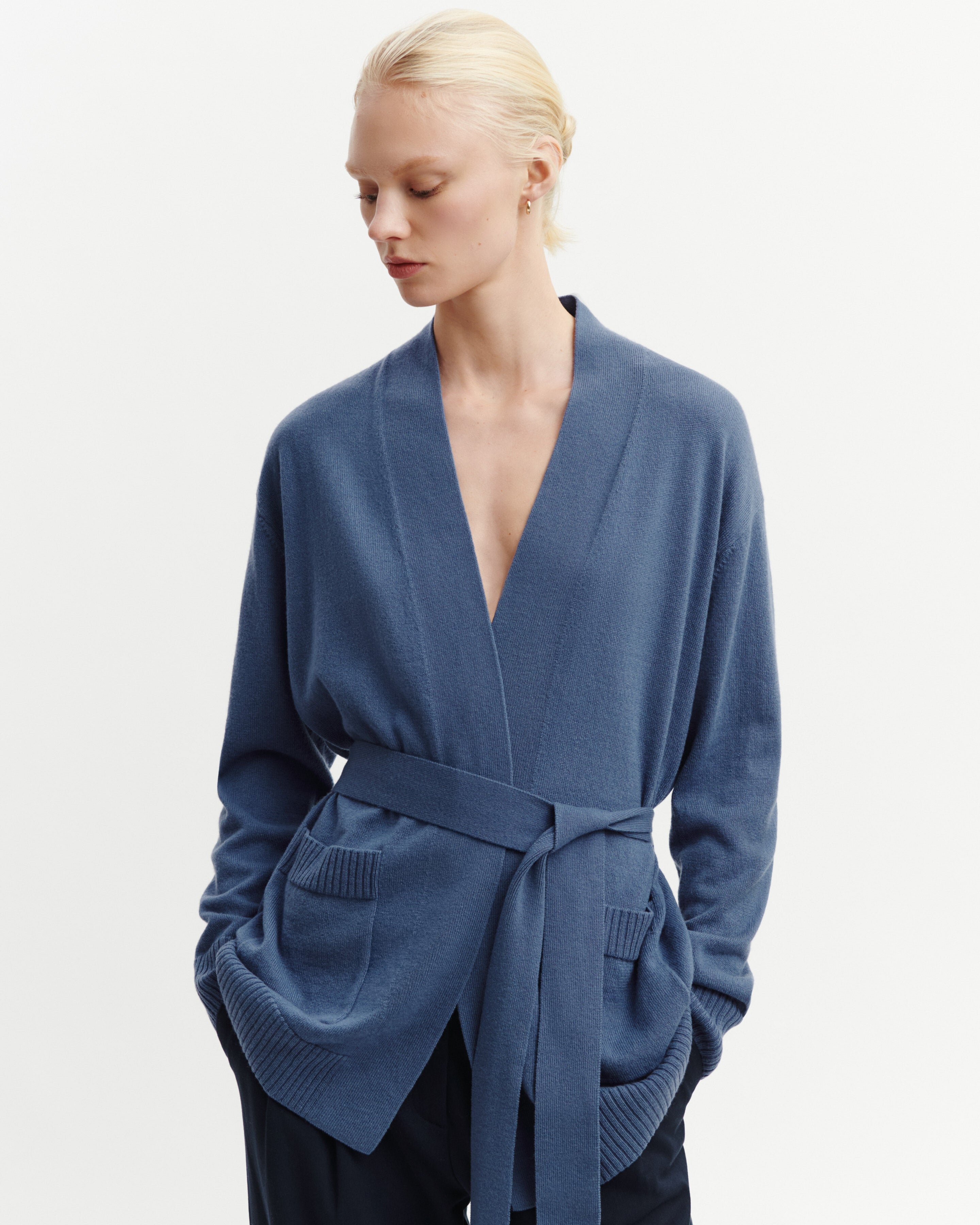 Veste cosy ceinturée-BLEU ATLAS-100% cachemire