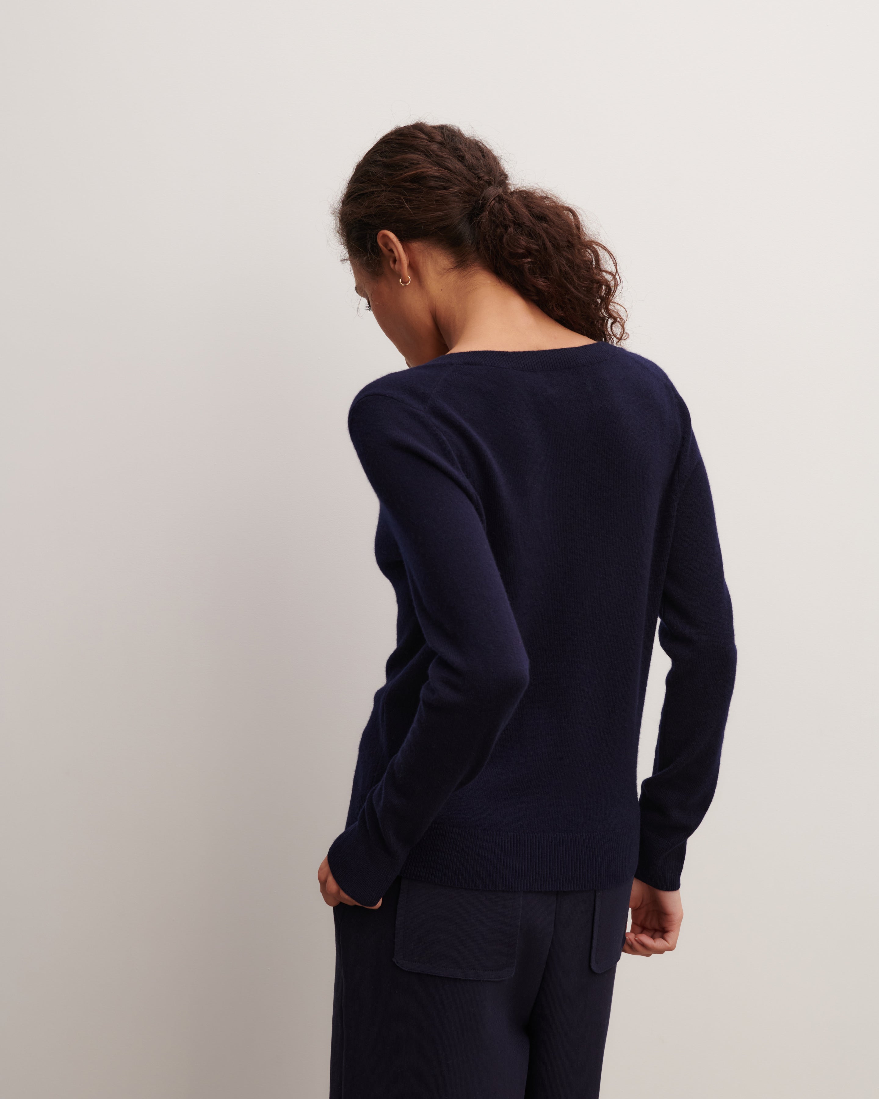 Pull col V classique-MARINE-100% cachemire