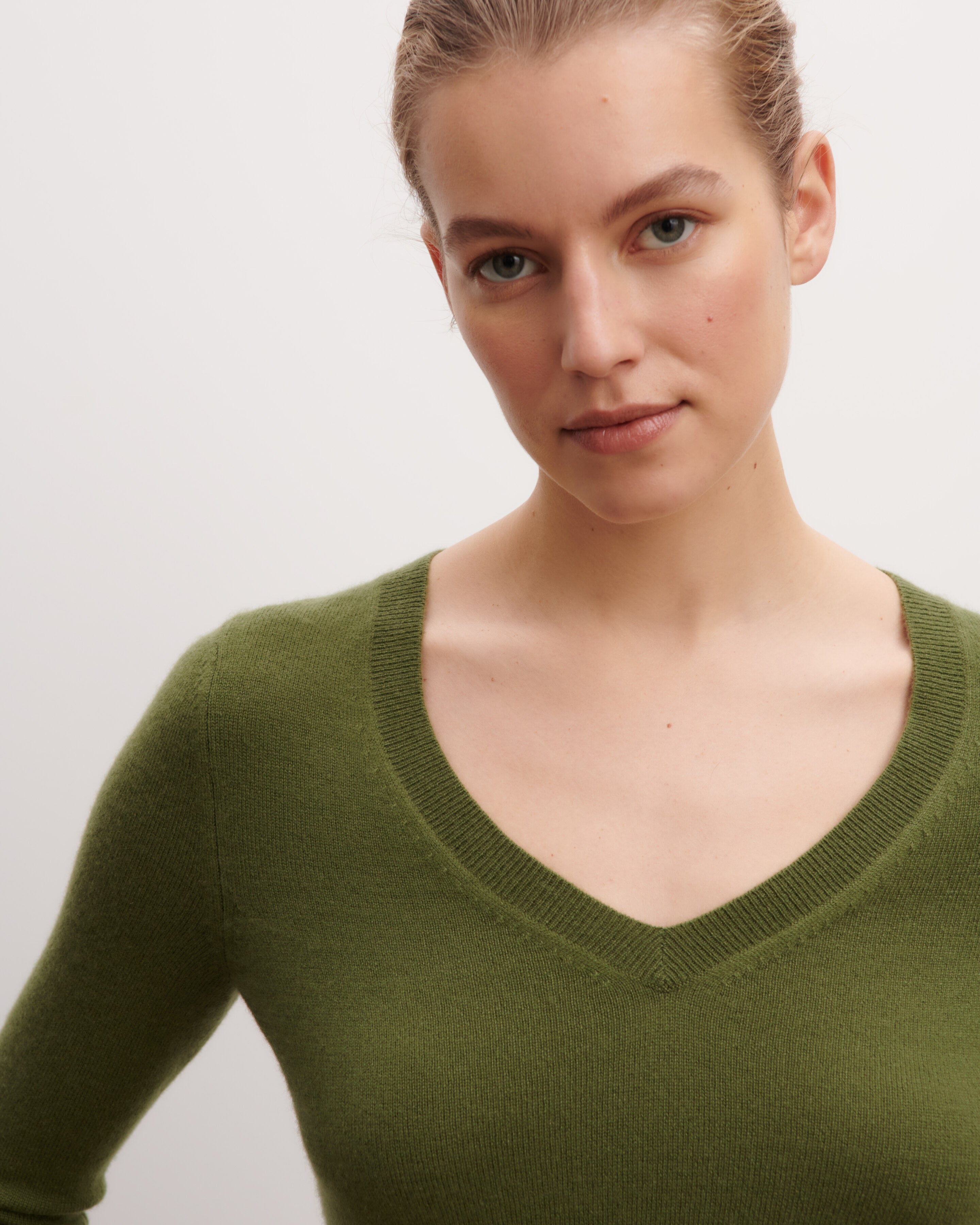Pull col V classique-SAUGE-100% cachemire