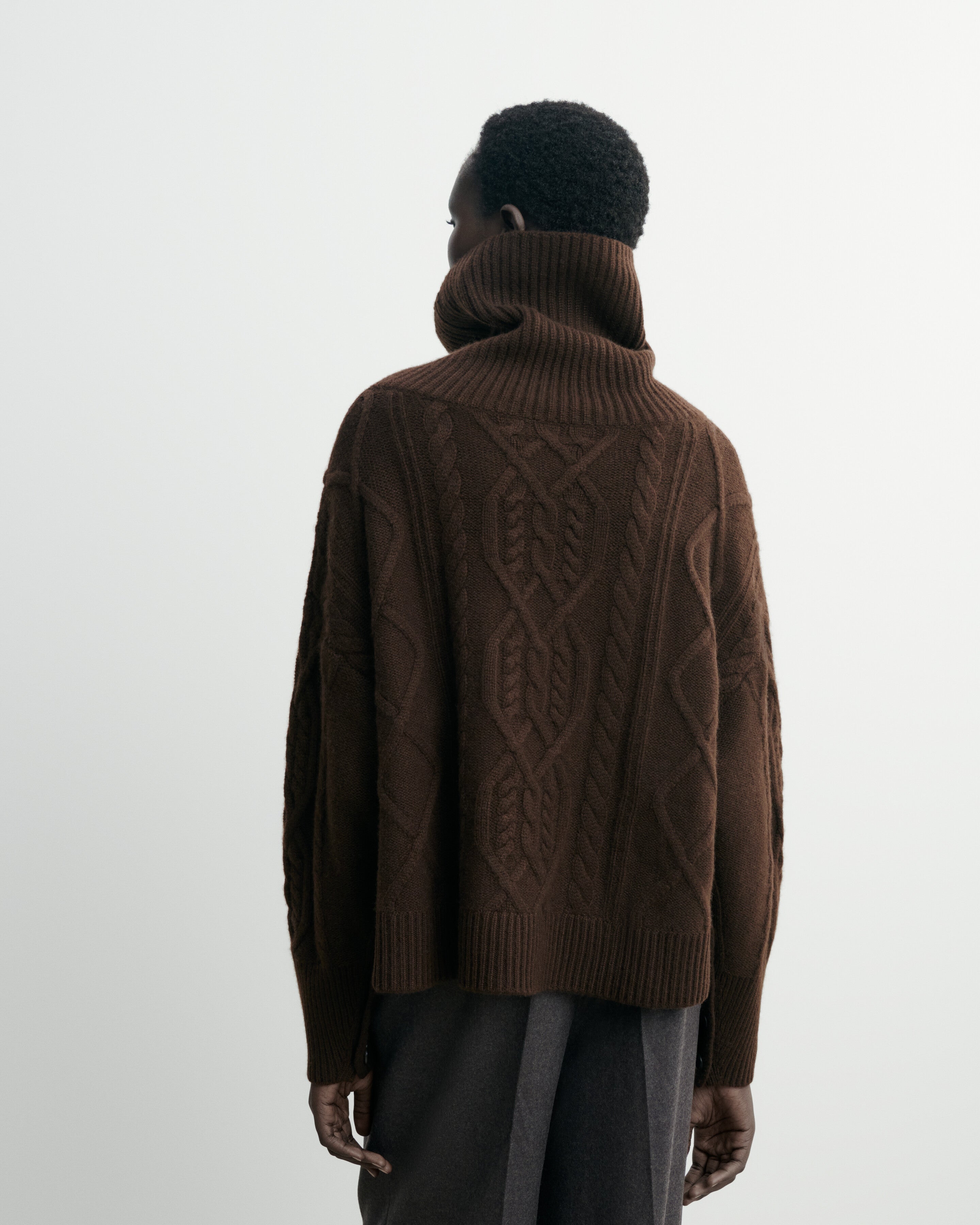 Pull col roulé à torsades-CHOCOLAT-100% cachemire