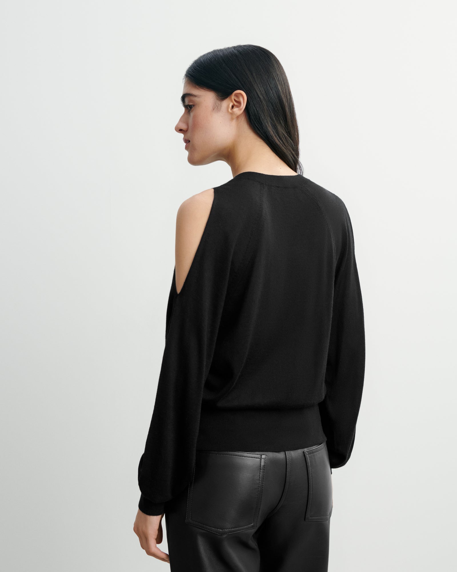 Top ultrafin ajouré-NOIR-70% cachemire 30% soie
