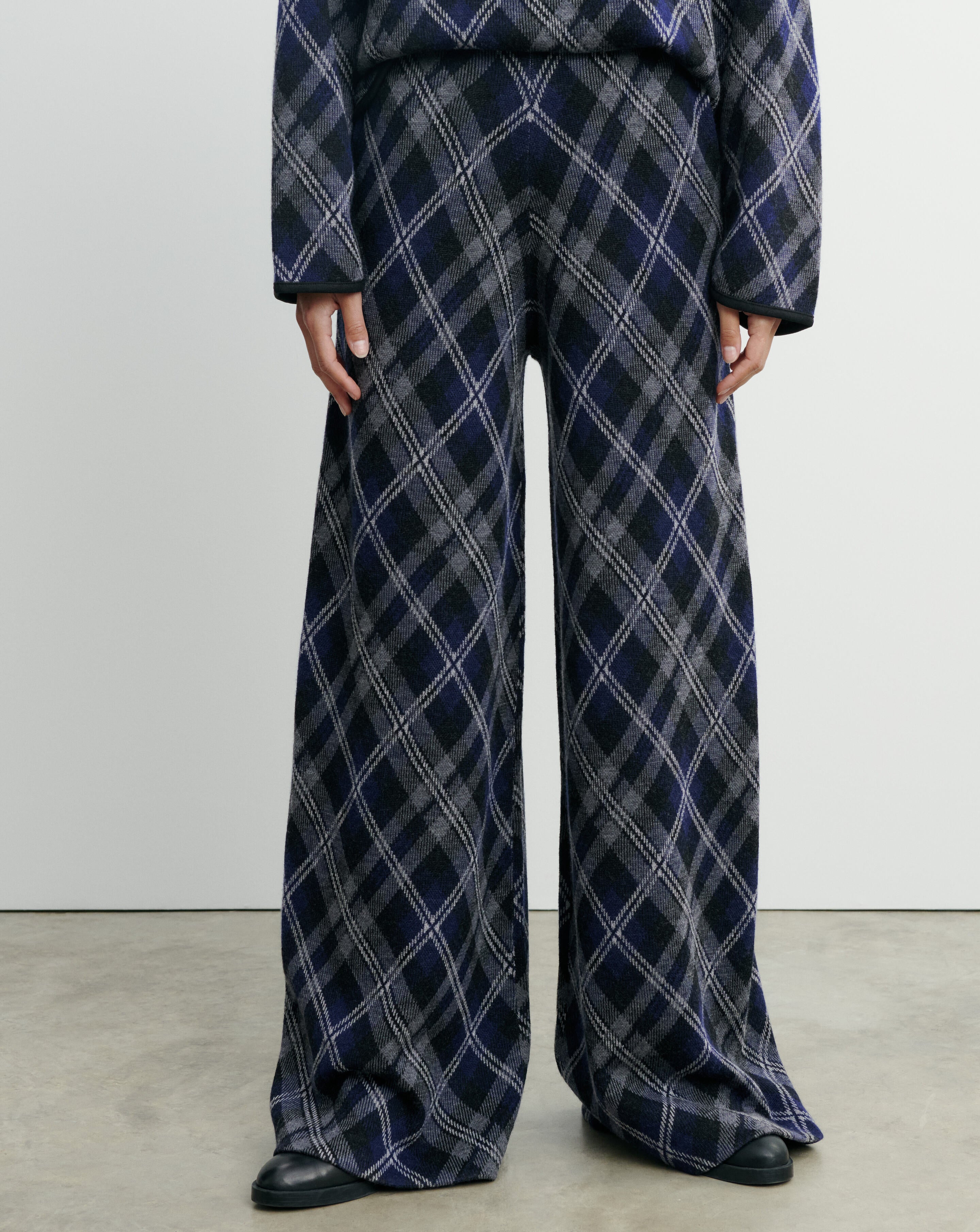 Pantalon tartan-MARINE/GRIS METEORITE-88% laine 12% cachemire