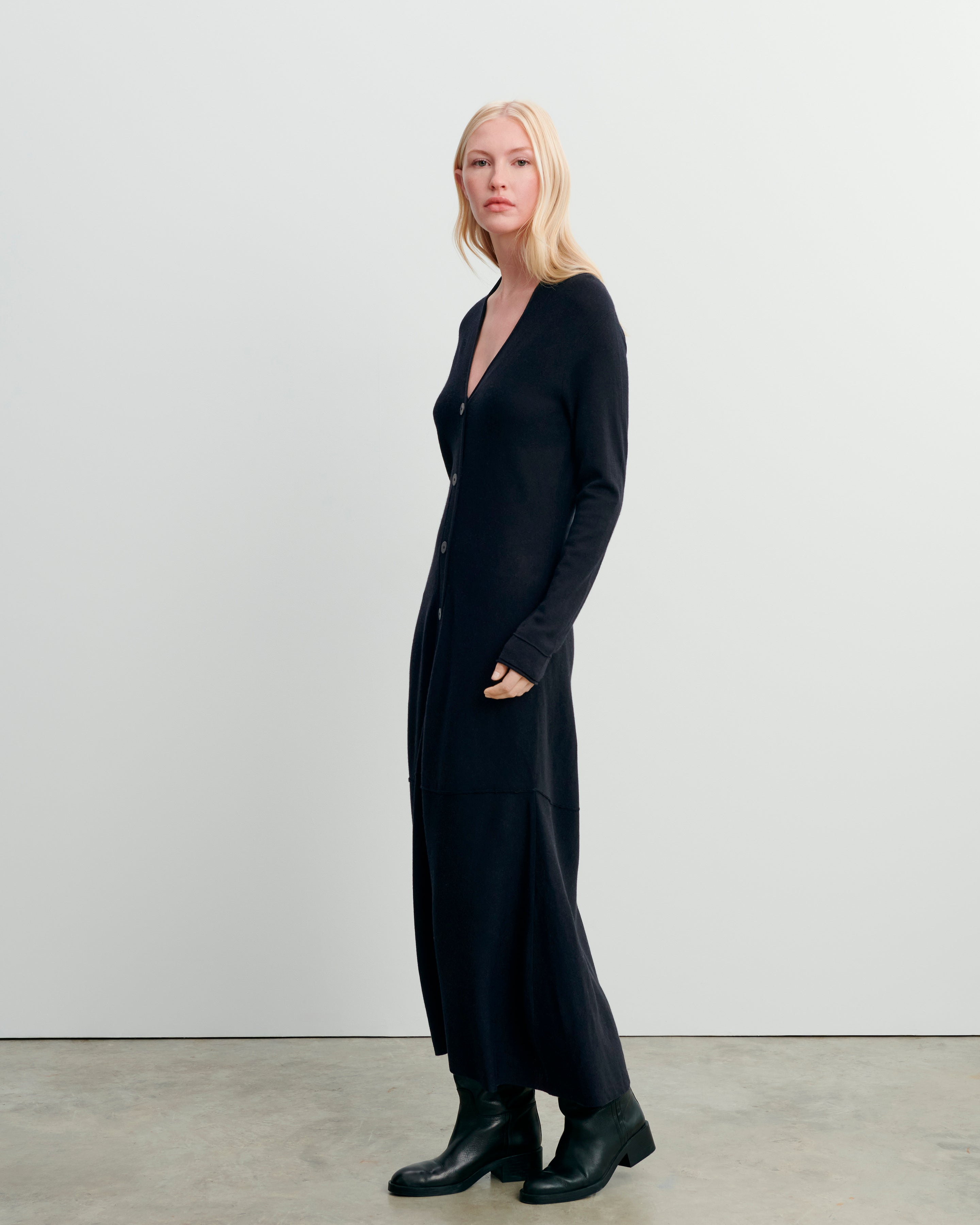 Robe col V minimaliste-NOIR-90% laine 10% cachemire