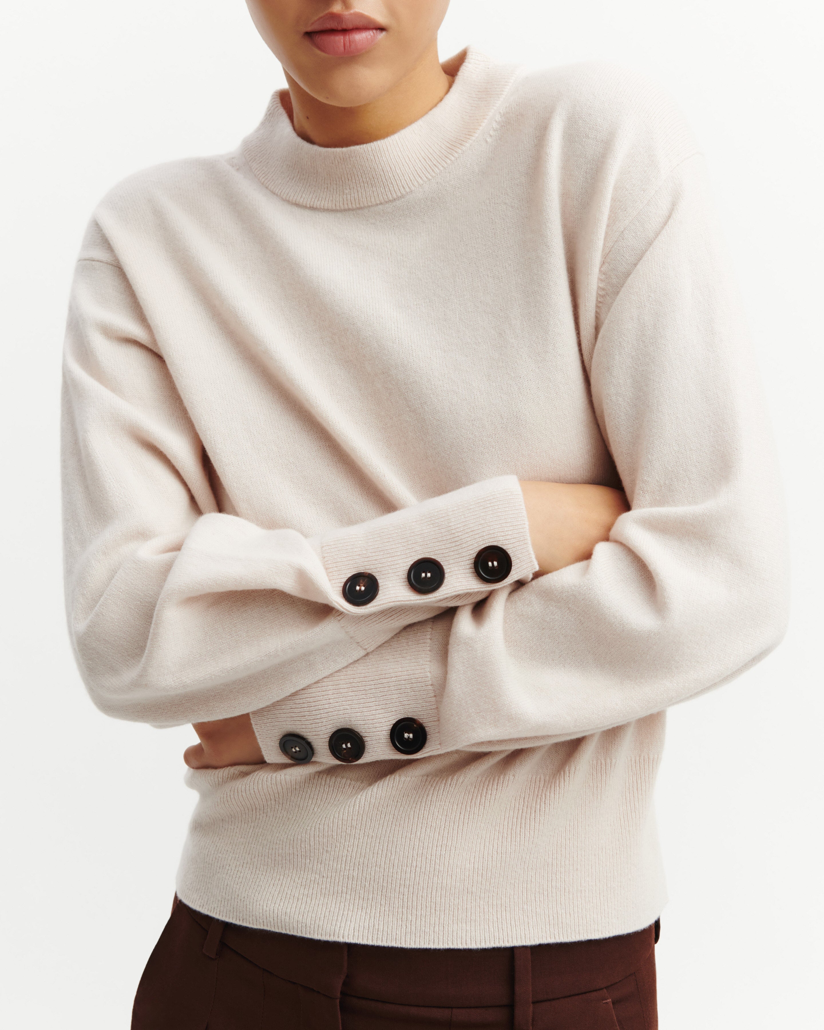 Pull col rond à boutons-CREAM-100% cachemire