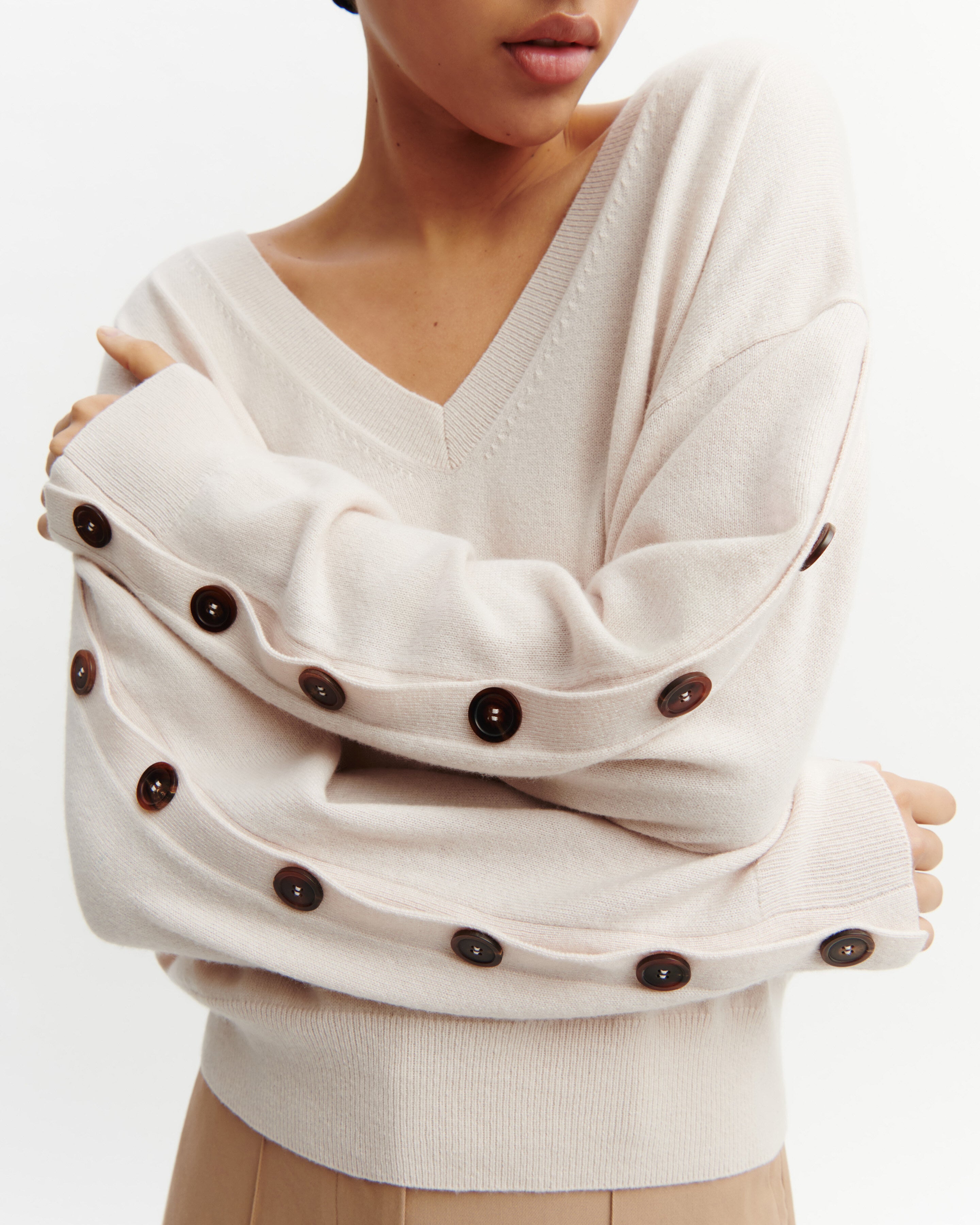 Pull col V à boutons-CREAM-100% cachemire