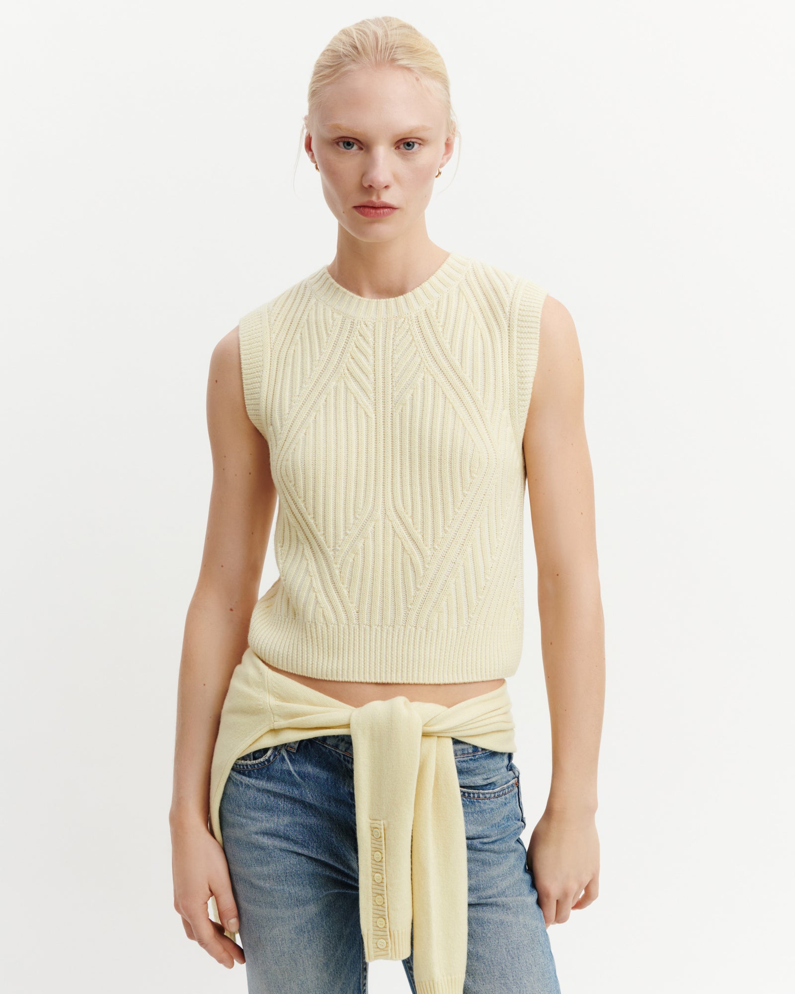 Pull sans manches à côtes