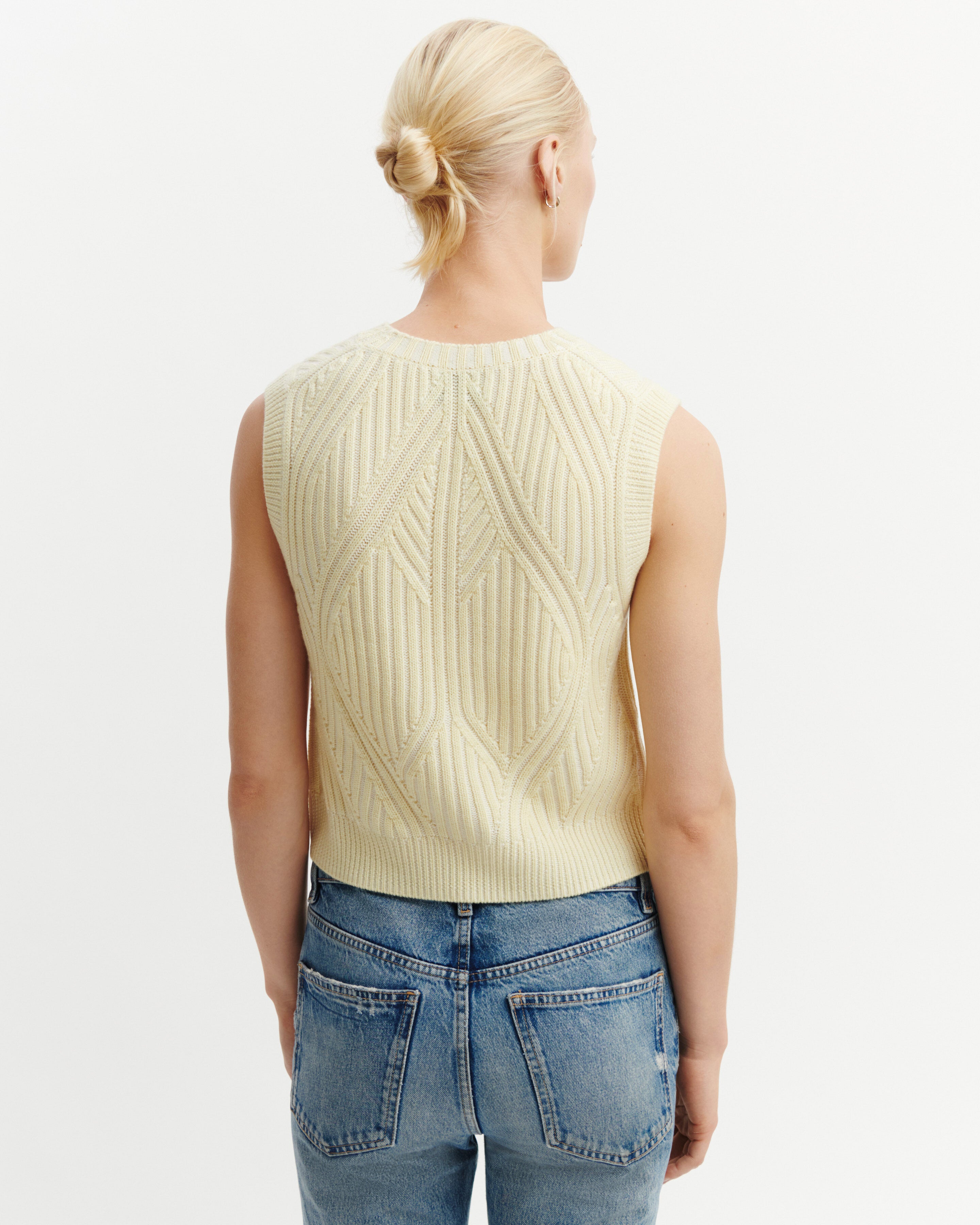 Pull sans manches à côtes