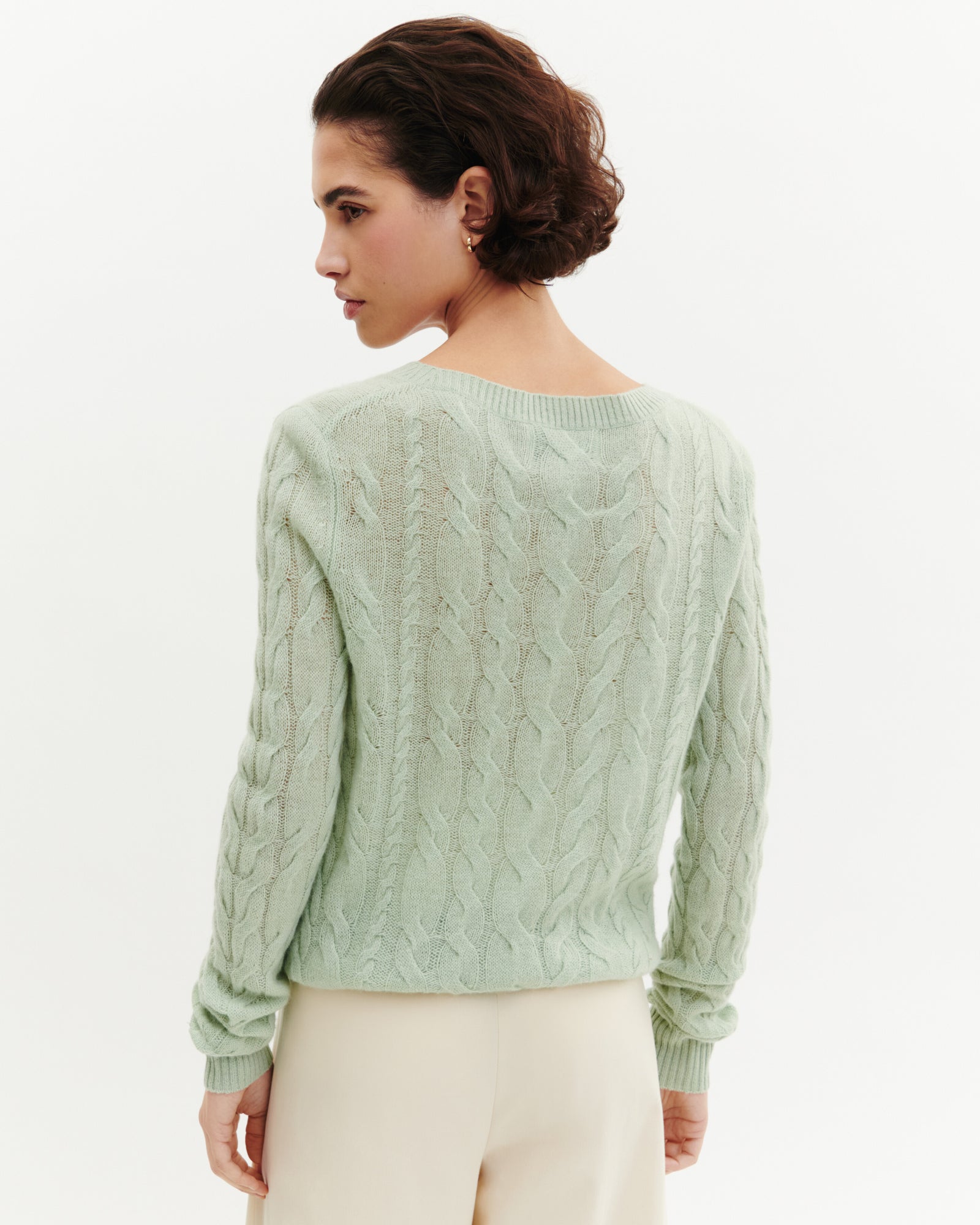 Pull col V à torsades-VERT AMANDE-100% cachemire