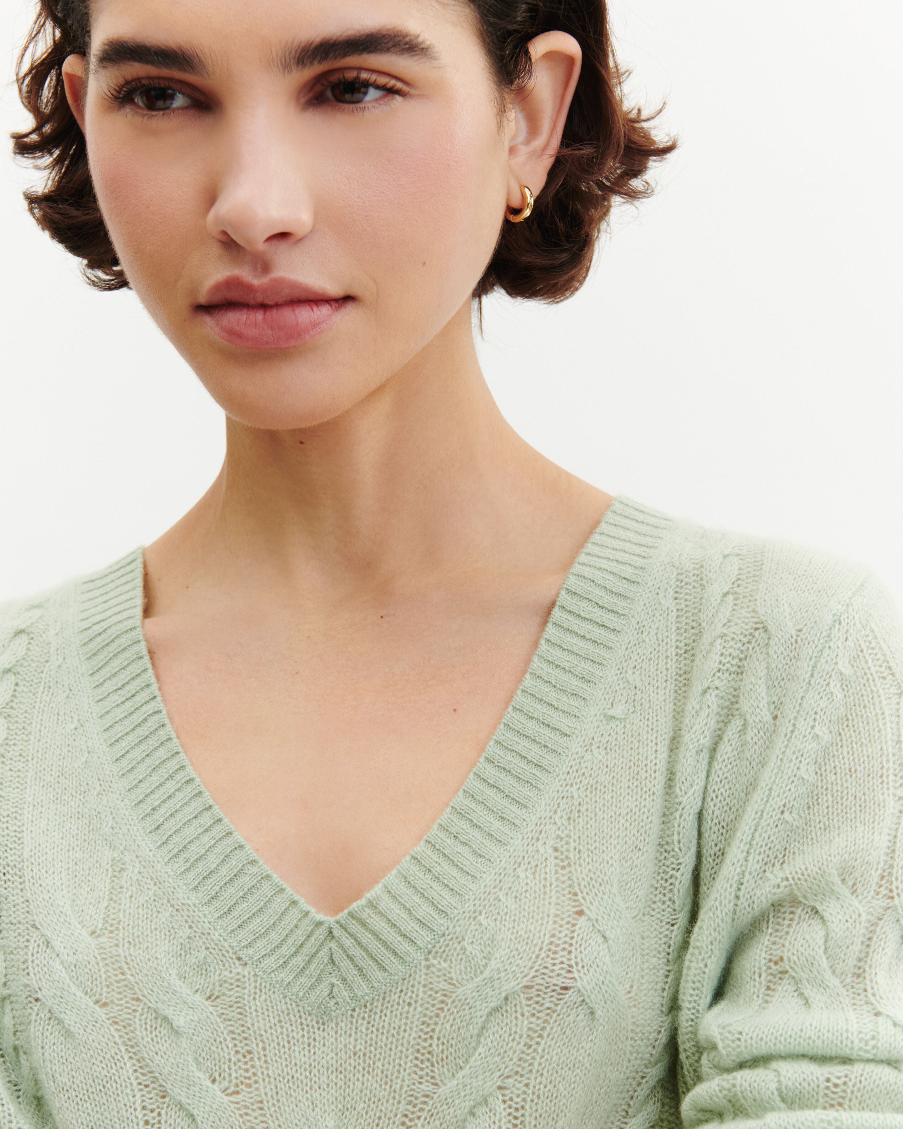 Pull col V à torsades-VERT AMANDE-100% cachemire