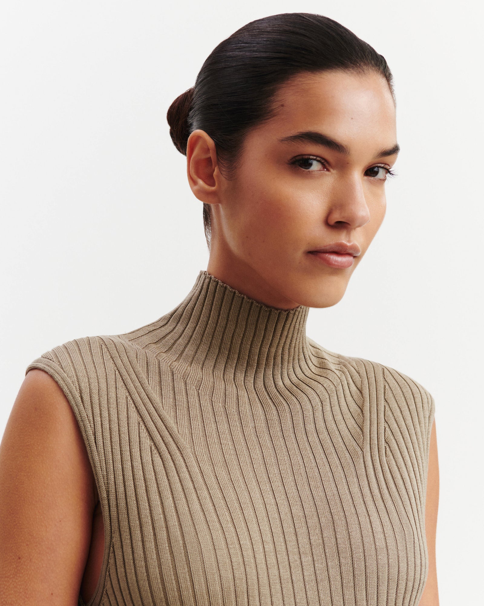 Top fluide à côtes-BEIGE CENDRE-85% soie 15% cachemire