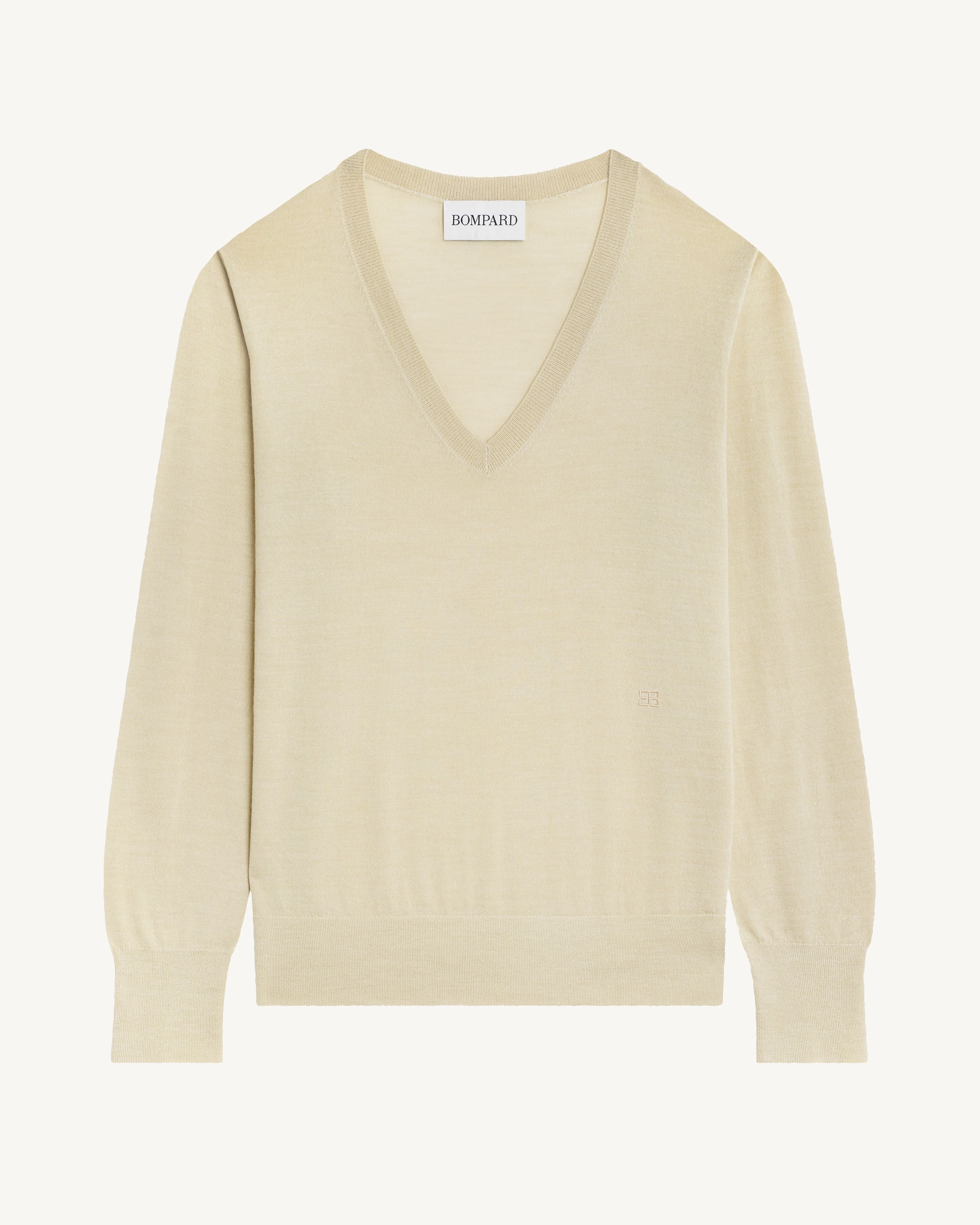 V-Ausschnitt-Pullover aus fließendem Strick