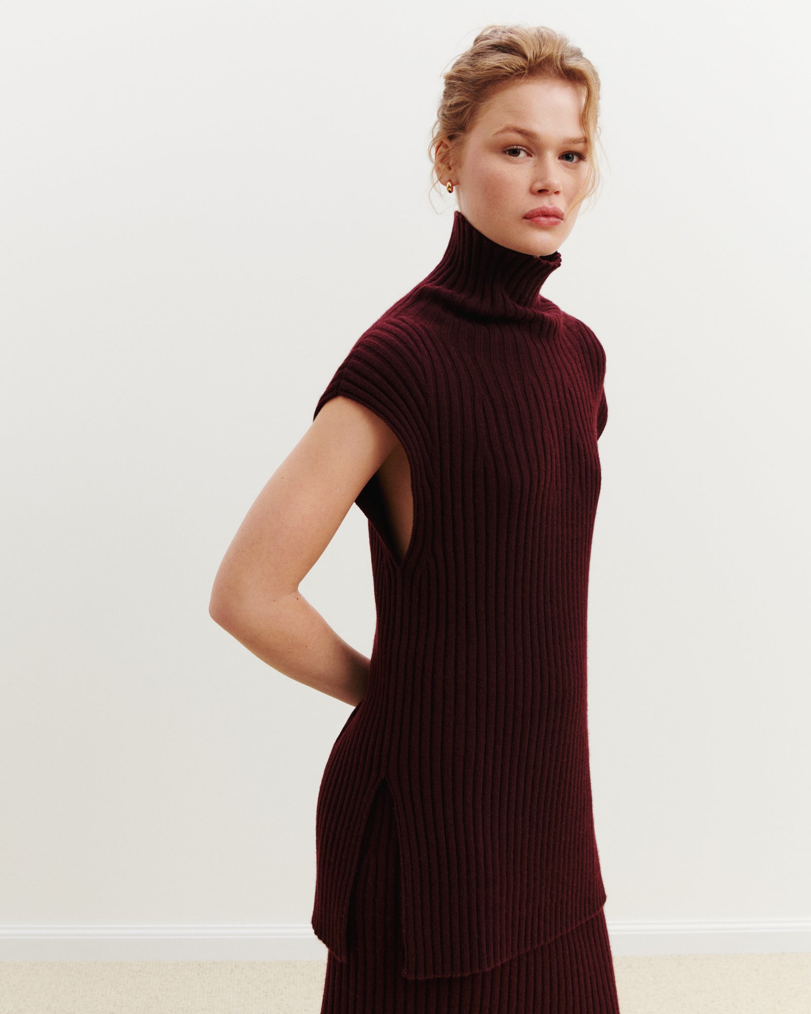 Pull sans manches à côtes-GRENAT-100% cachemire