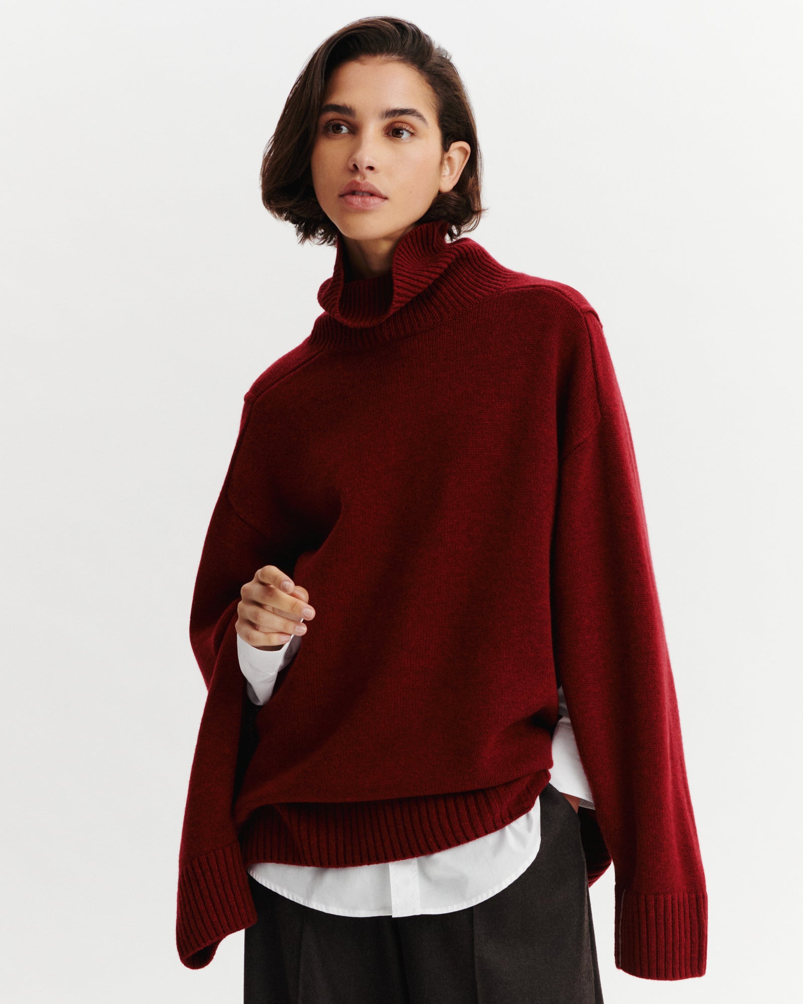 Col montant manches fendues-ROUGE D'ORIENT-81% laine, 19% cachemire