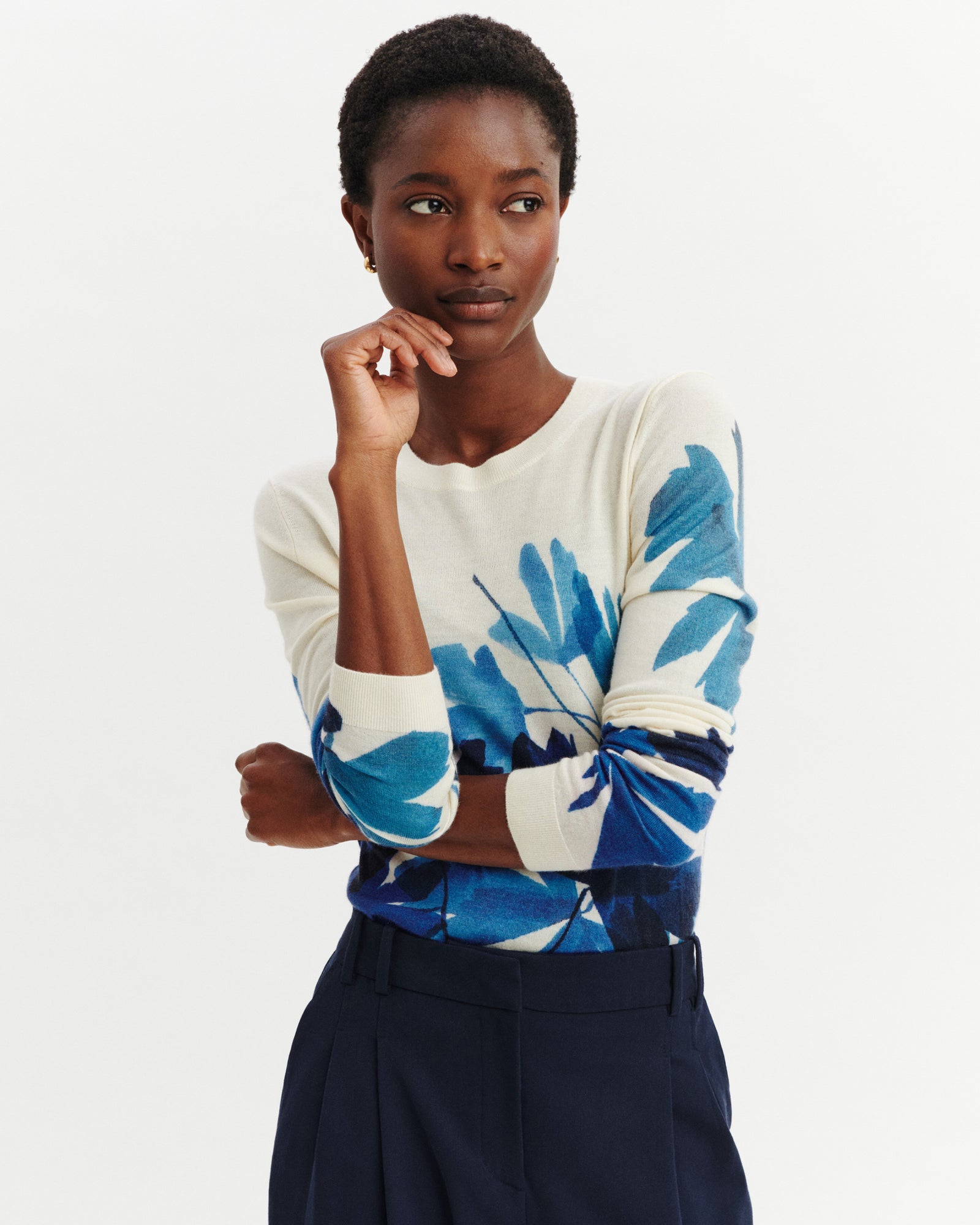 Col rond ultrafin imprimé-NATUREL/BLEU DE DELFT-70% cachemire 30% soie