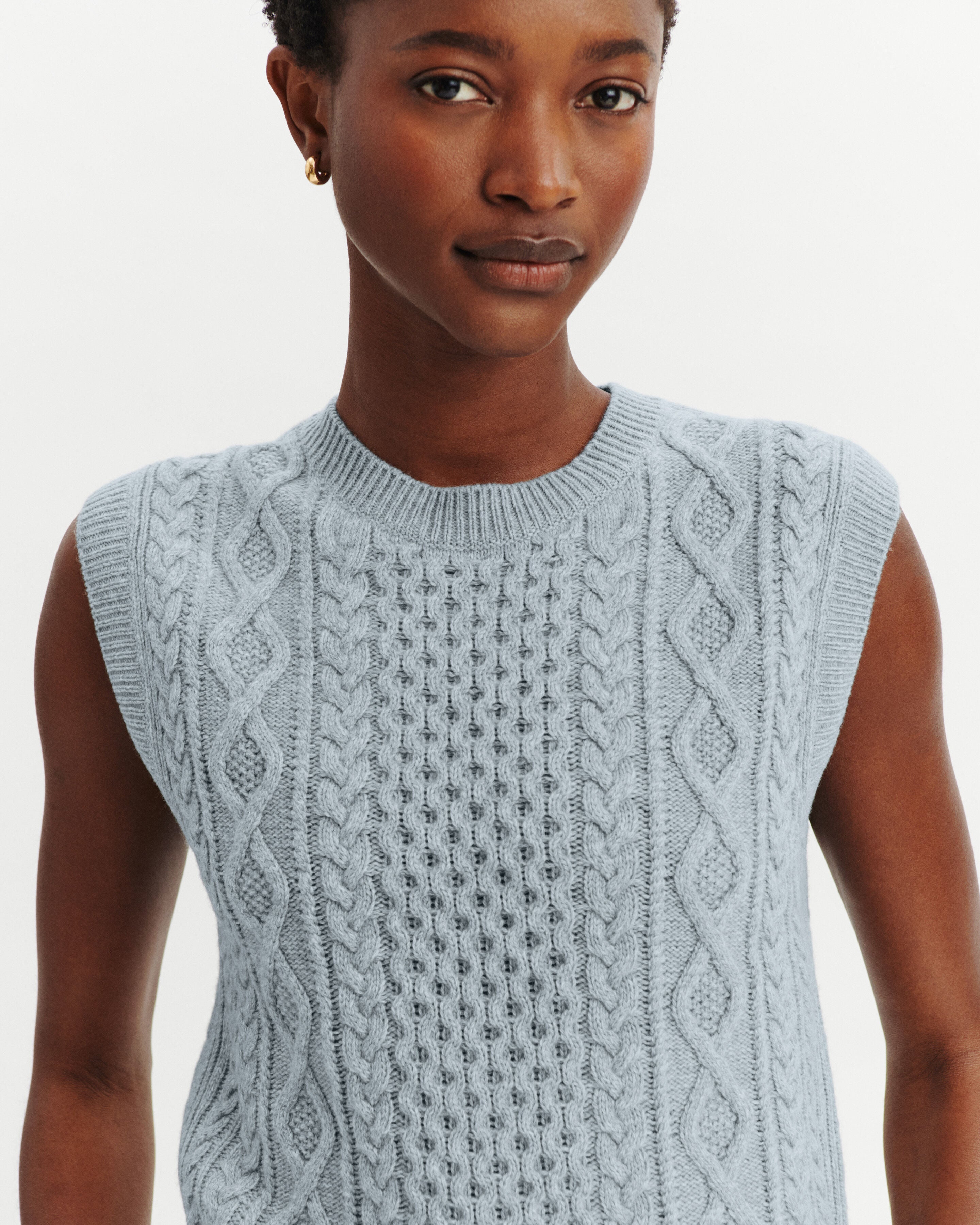 Pull sans manches à torsades-BLEU GLACIER/GRIS ARGENTE-100% cachemire
