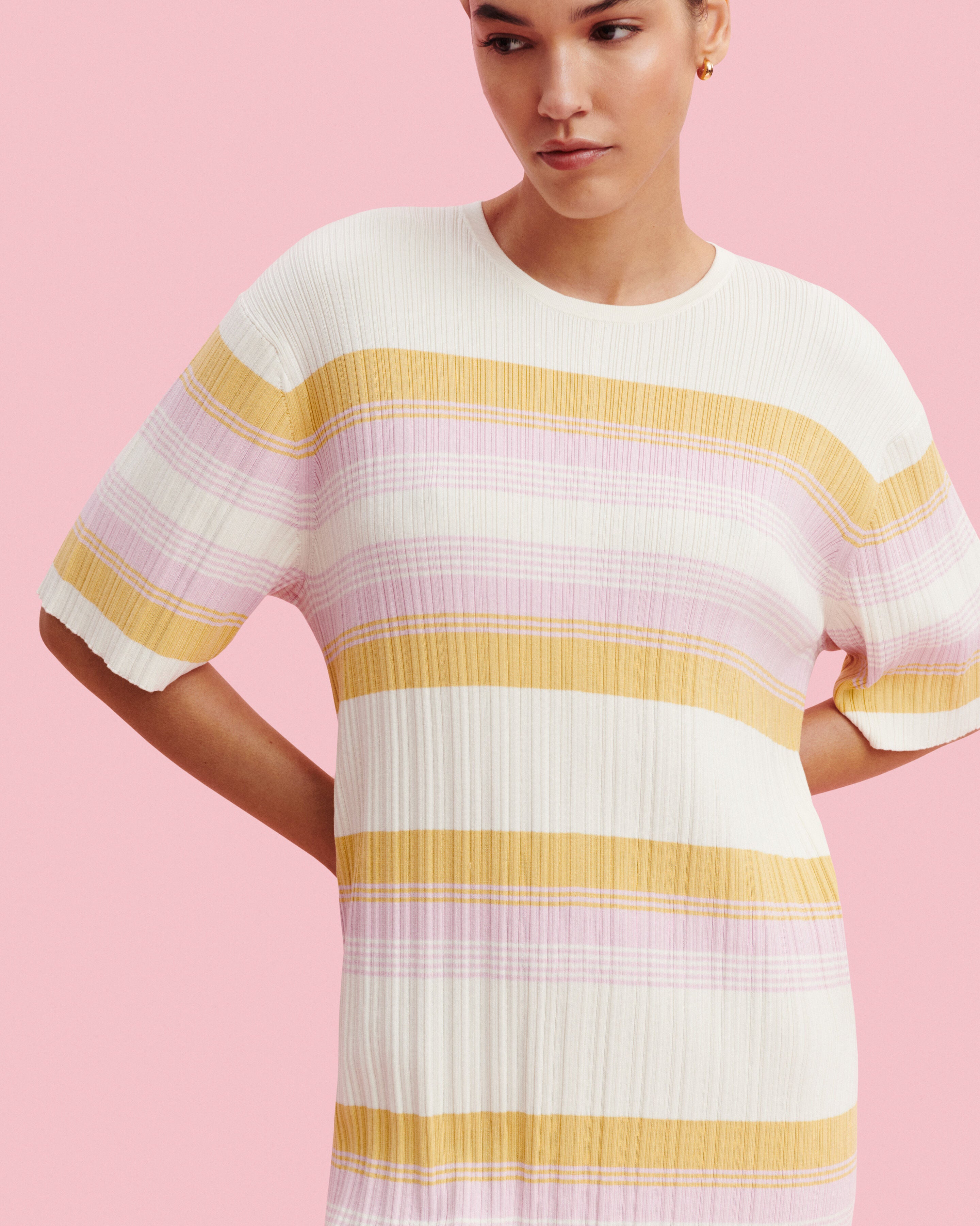 Robe T-shirt rayée à côtes