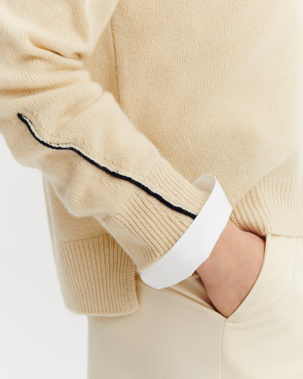 Pull col V Lily-ECRU VINTAGE/MARINE-100% cachemire