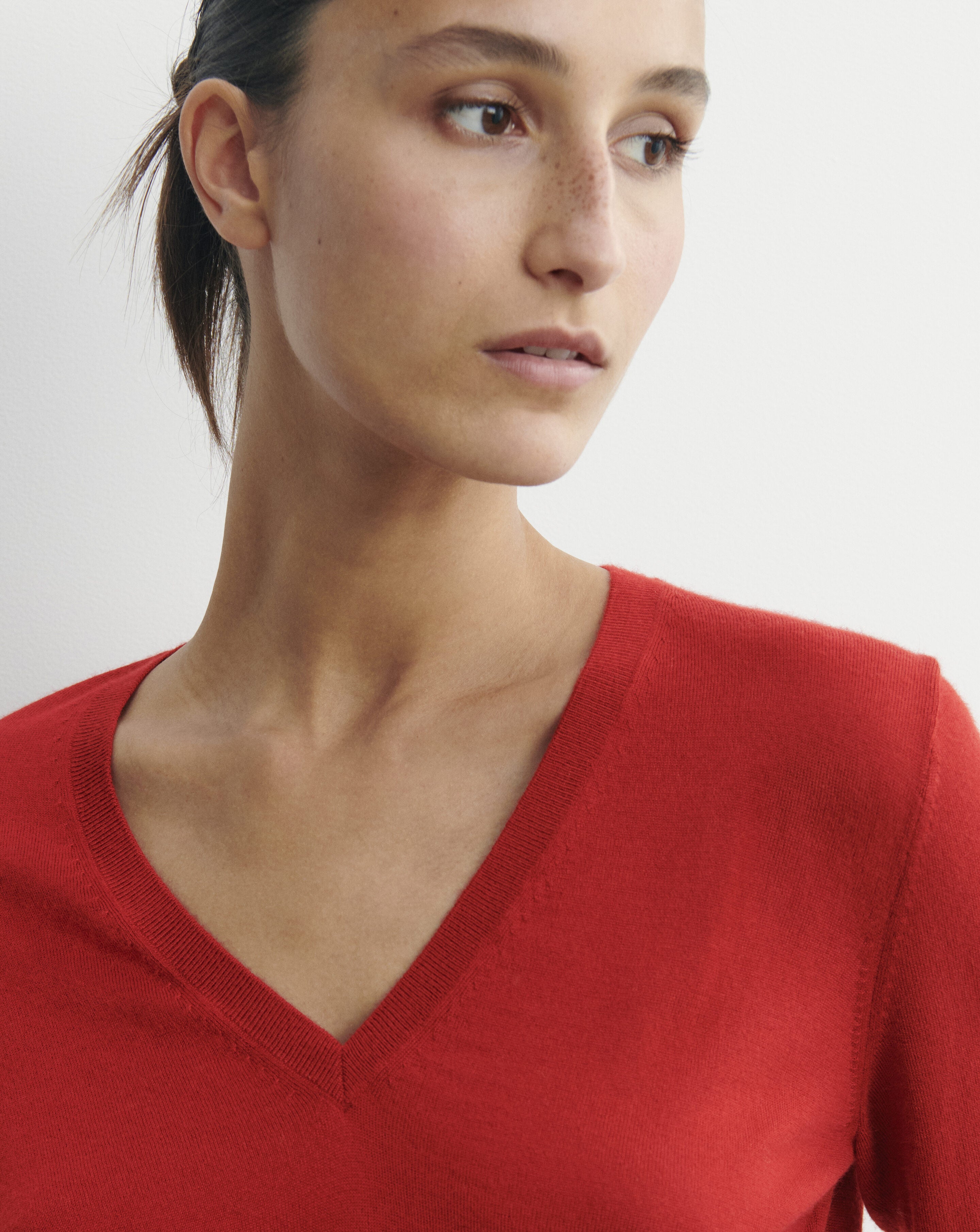 Pull col V ultrafin-ROUGE TANGO-100% cachemire