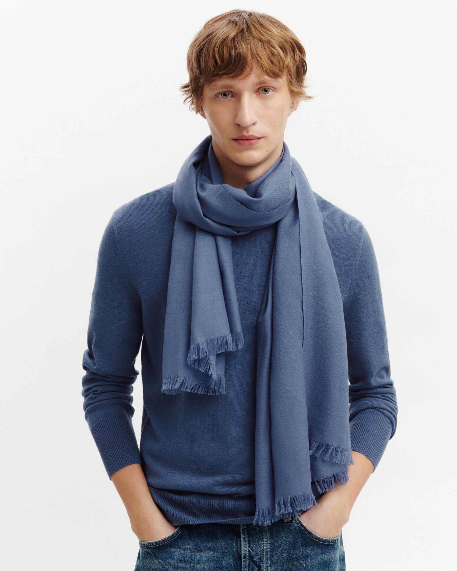 Etole en voile -BLEU ATLAS-100% cachemire
