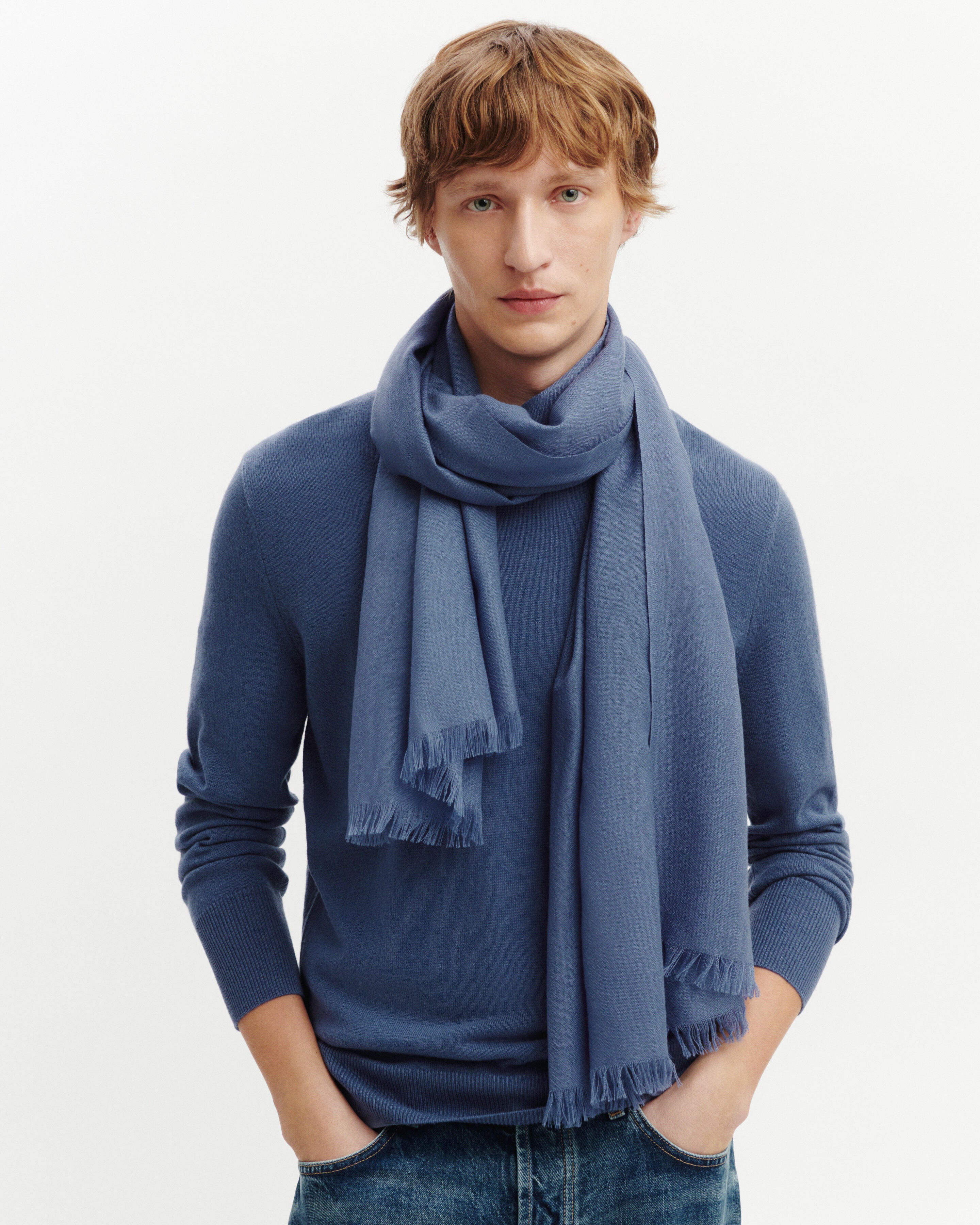 Etole en voile -BLEU ATLAS-100% cachemire