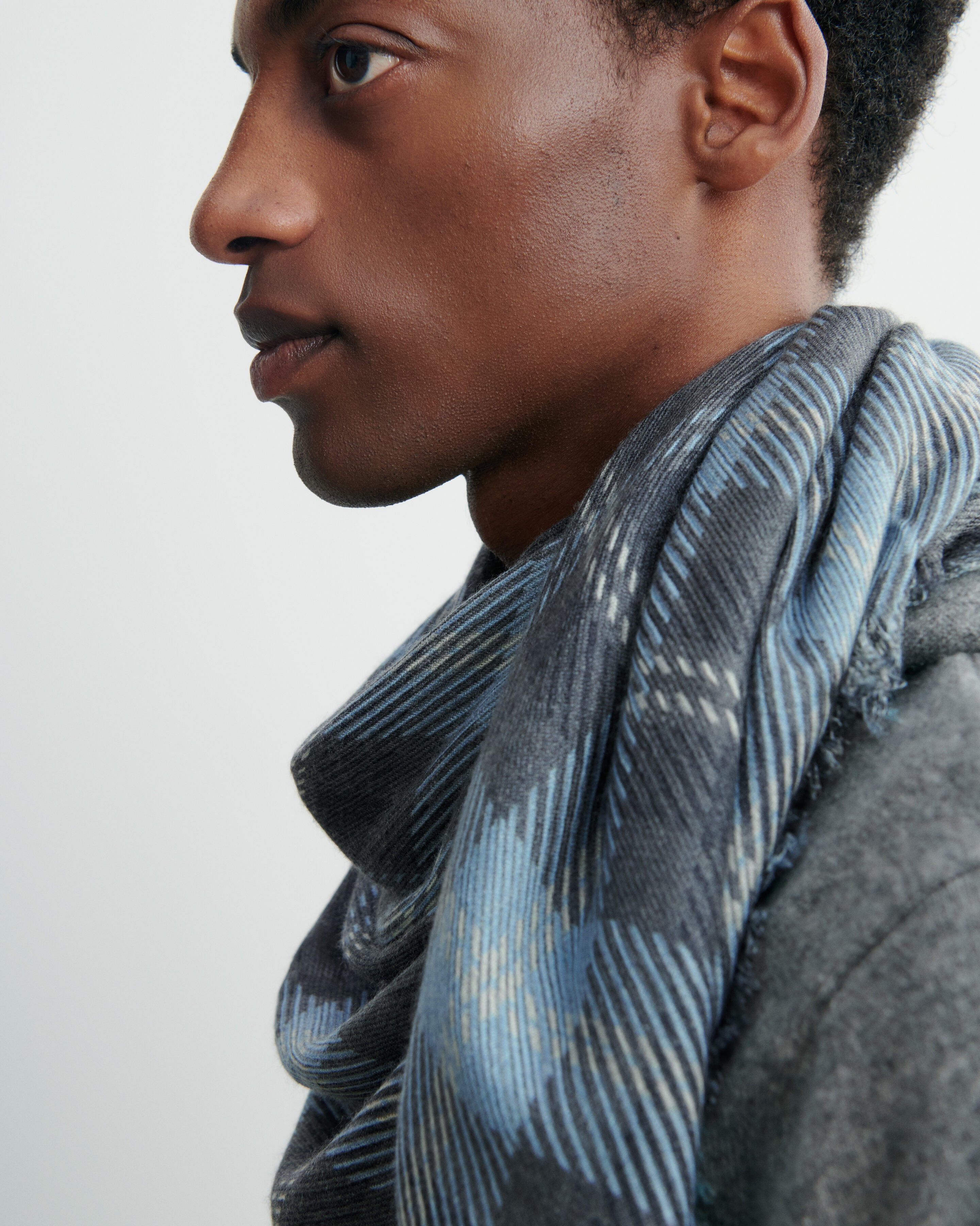 Carré en twill imprimé-BLEU CONCORDE-100% cachemire