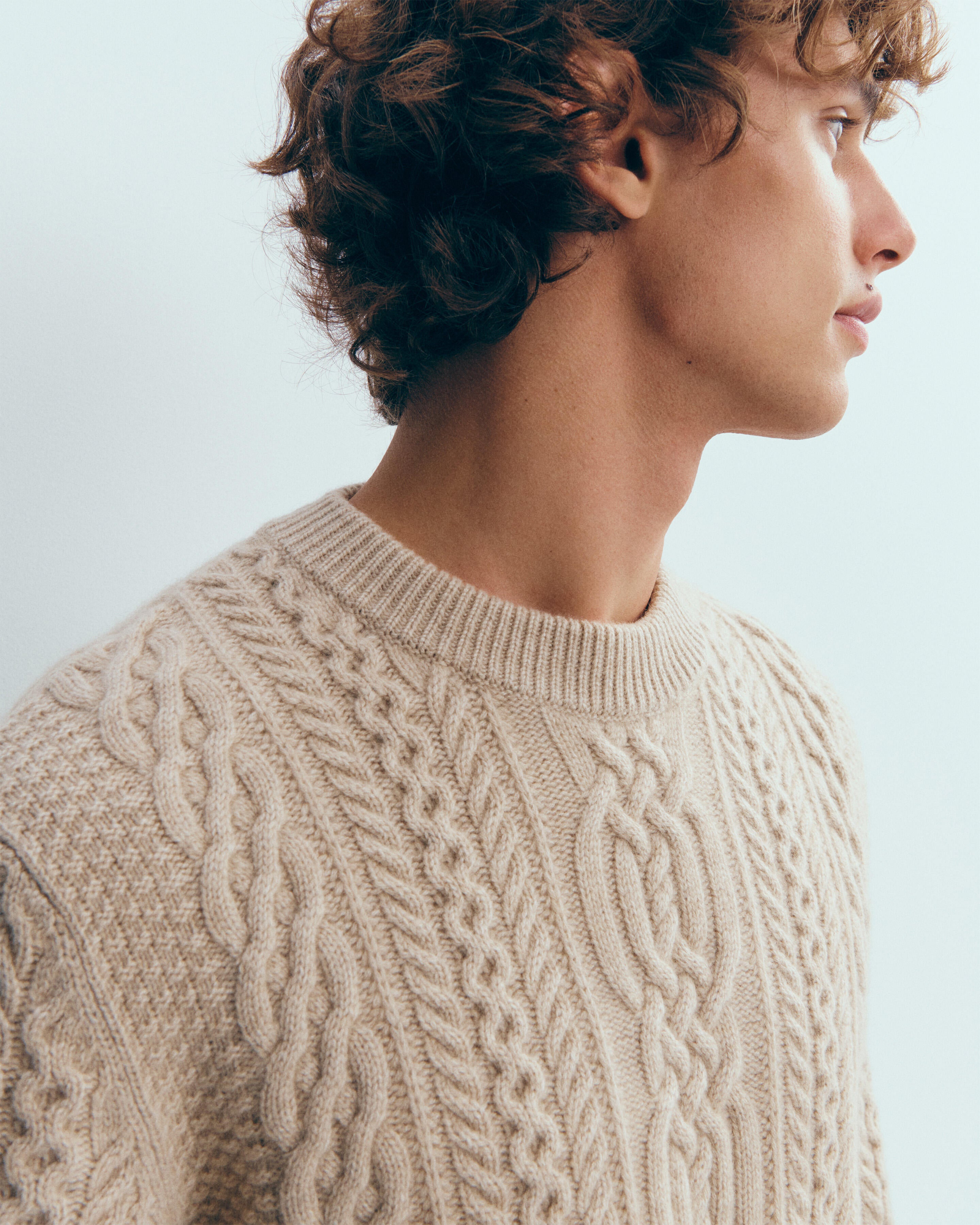 Cable round neck pullover in Cashmere Men pebble | Eric Bompard