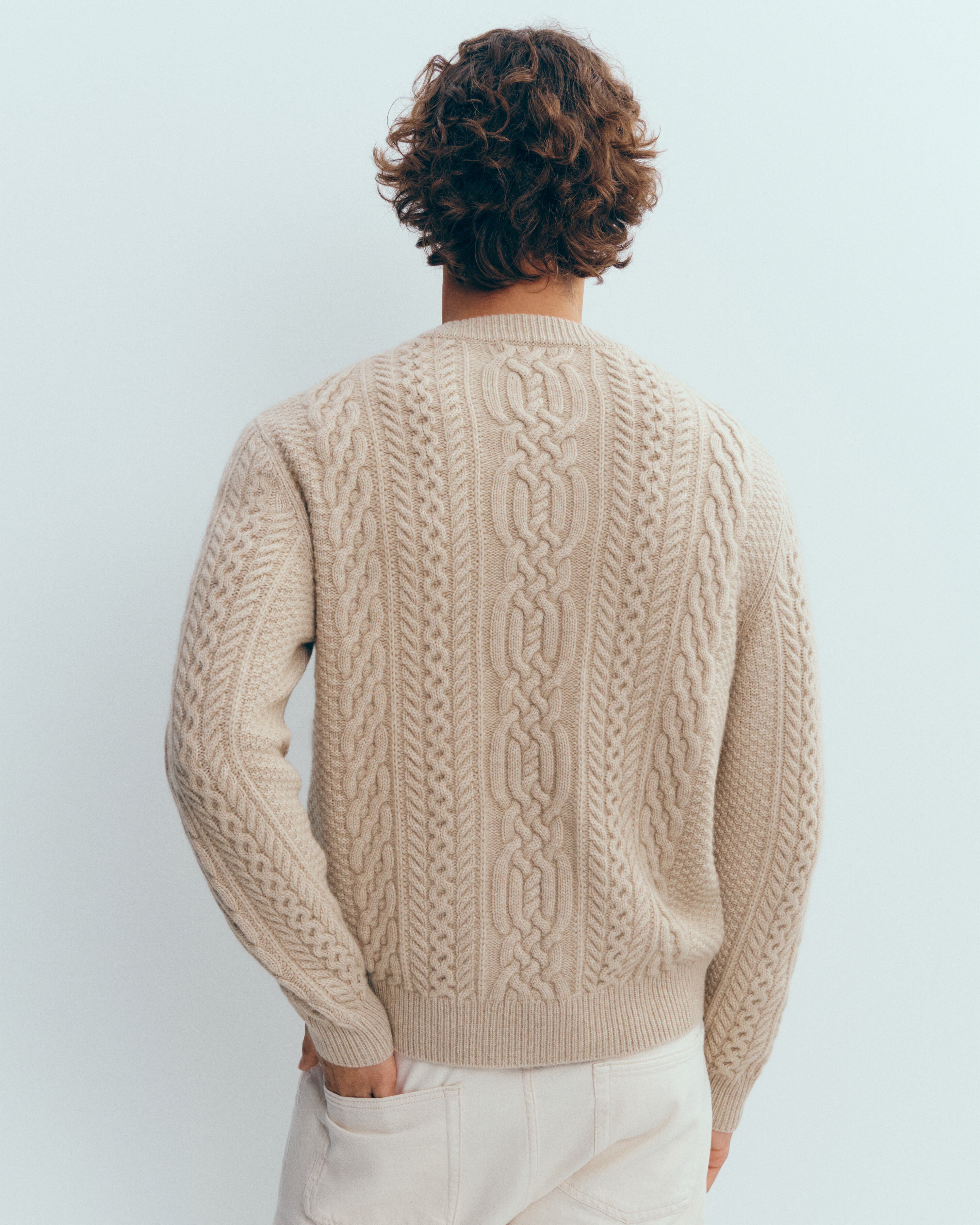 Cable round neck pullover in Cashmere Men pebble | Eric Bompard