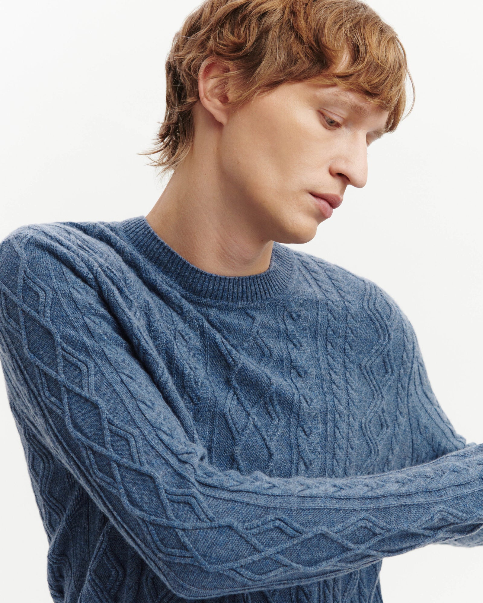 Pull col rond à torsades-BLEU AVERSE-100% cachemire