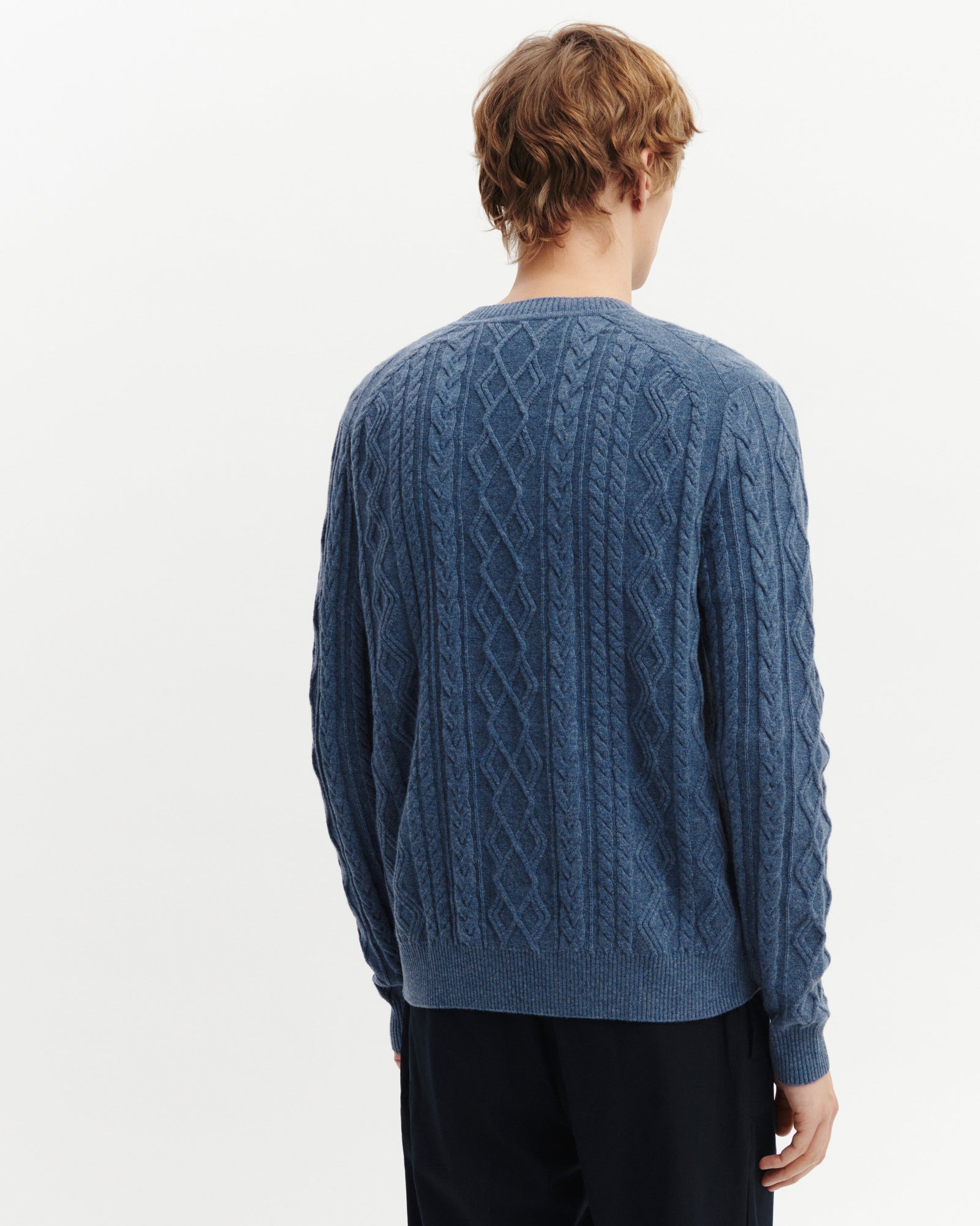 Pull col rond à torsades-BLEU AVERSE-100% cachemire