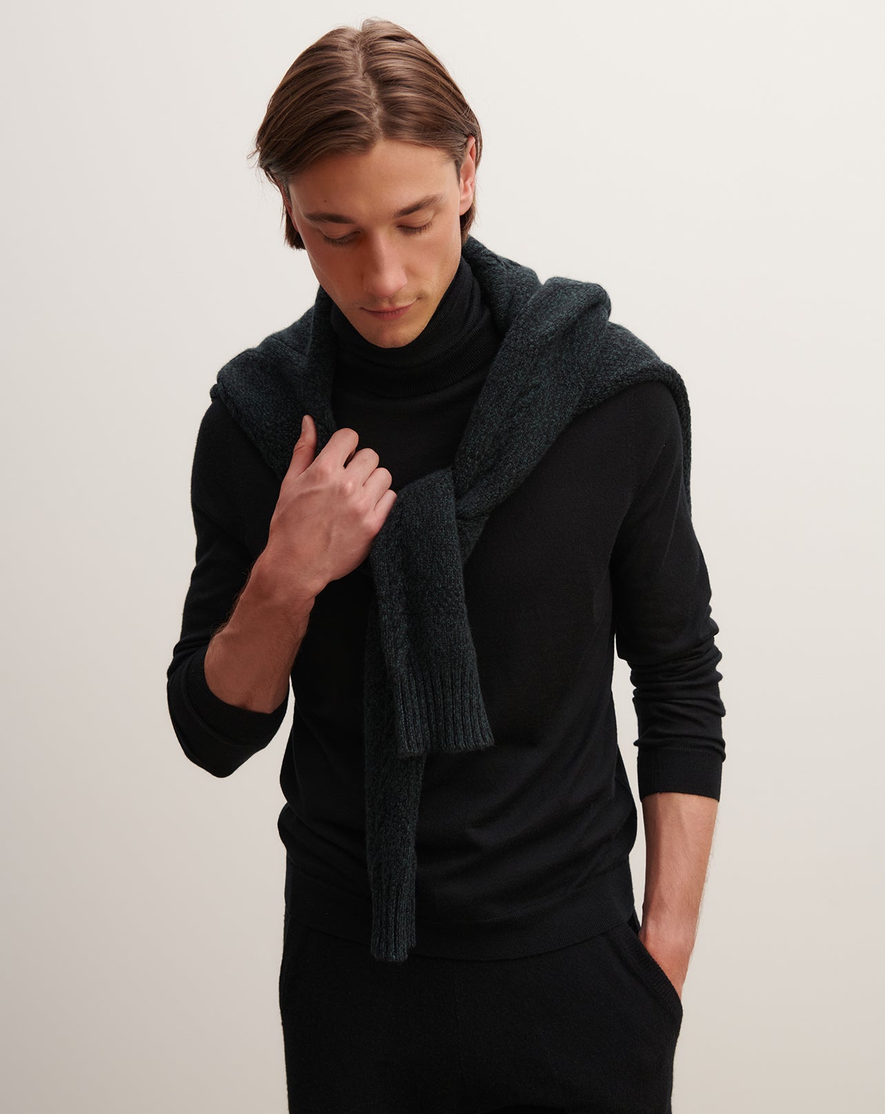 Pull col roulé ultrafin-NOIR-100% cachemire