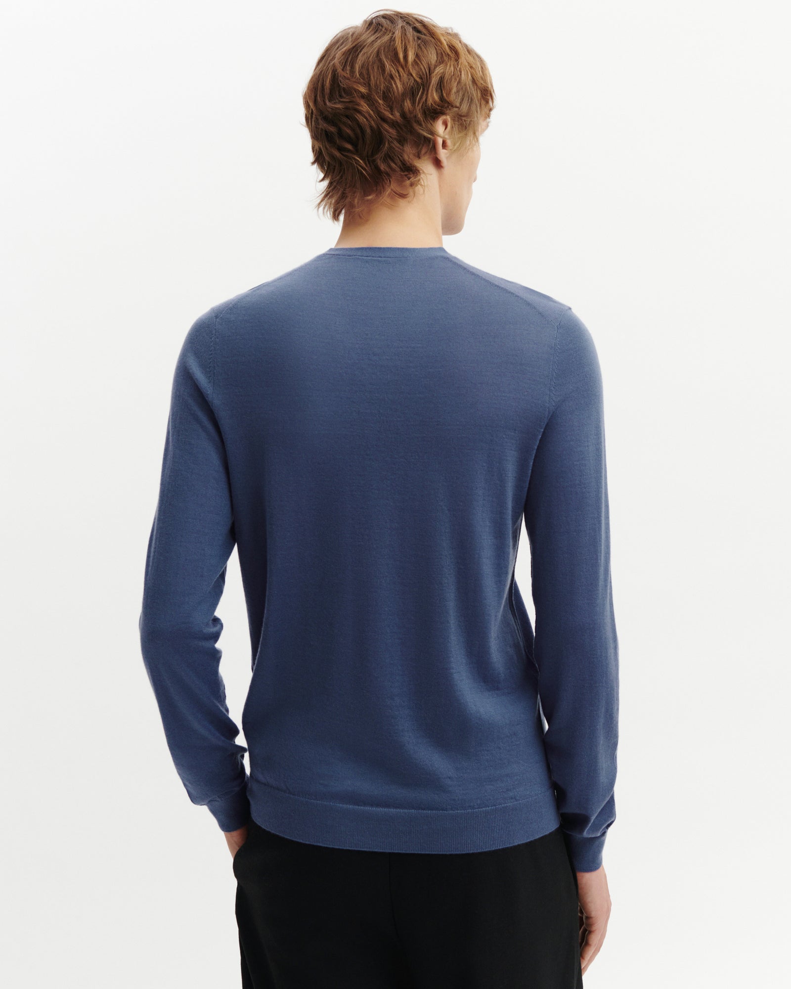 Pull col V ultrafin-BLEU ATLAS-100% cachemire