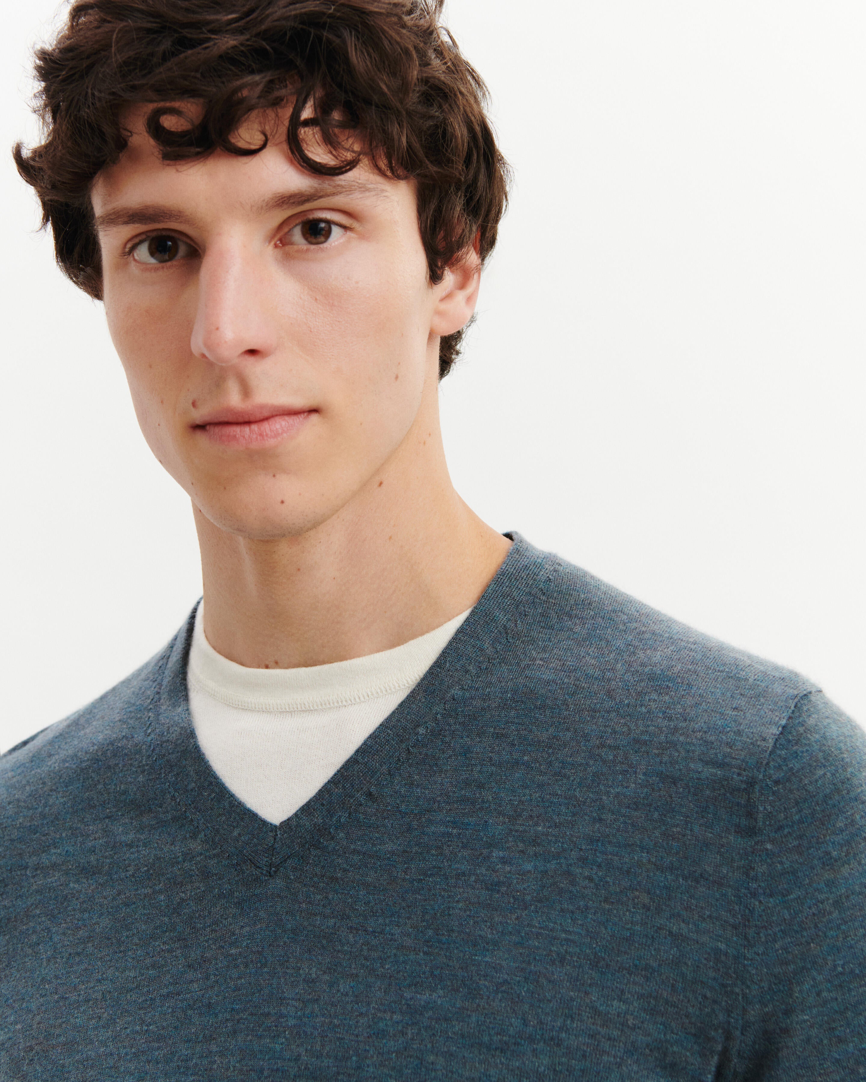 Pull col V ultrafin-BLEU GRANIT-100% cachemire