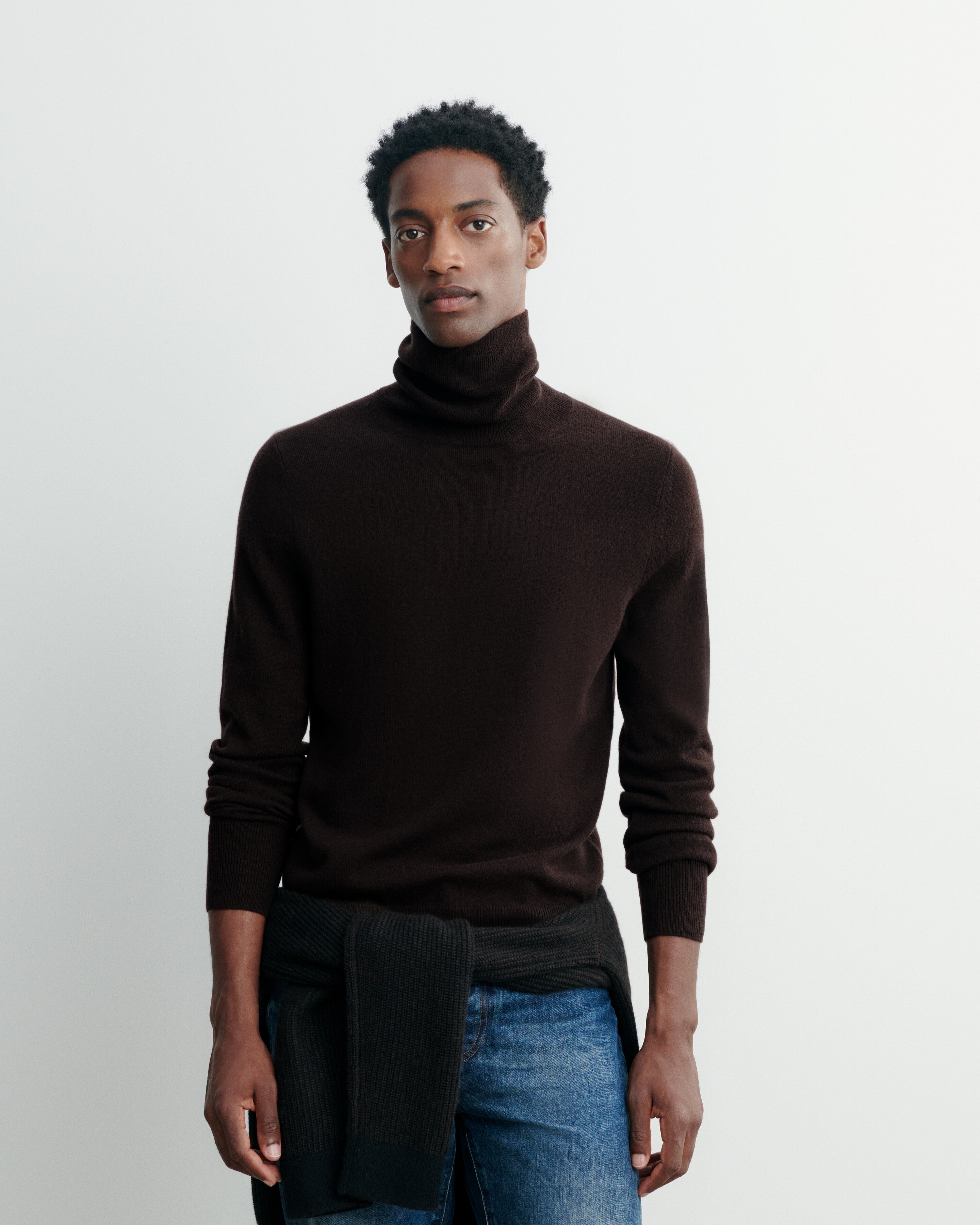 Classic turtleneck pullover in Cashmere Men chocolate | Eric Bompard