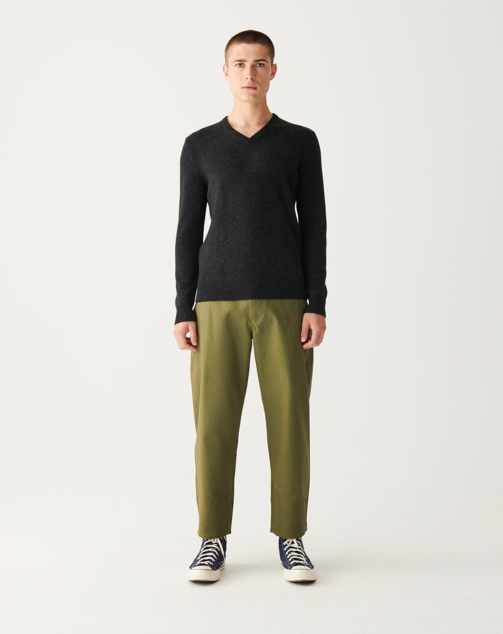 4-ply V-neck jumper