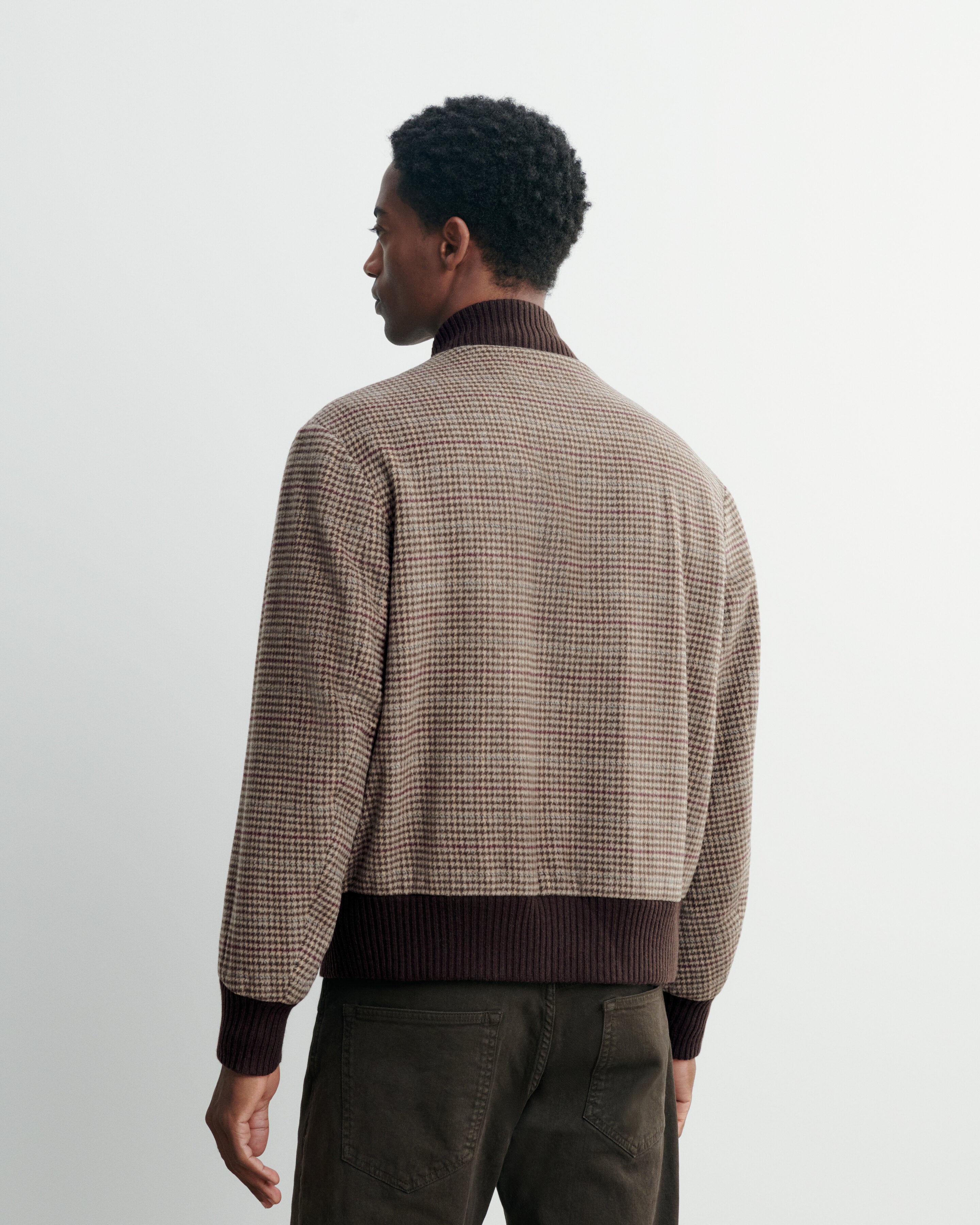 Houndstooth bomber jacket in Cashmere, Yak Men millet/chocolate