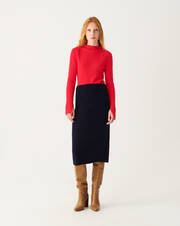 Ribbed midi pencil skirt with slit at the centre back