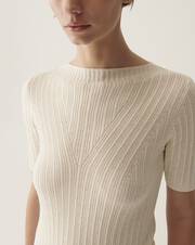 Boat neck with ribbed details