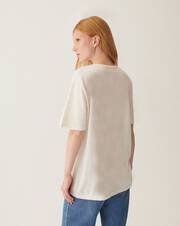 Loose-fitting t-shirt