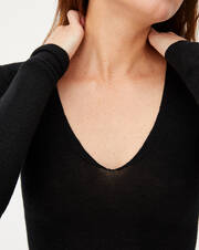 Metallic extrafine seamless V-neck sweater